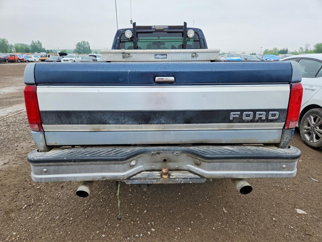 1993 Ford F150 Two Tone vin: 2FTEF14N3PCA69350