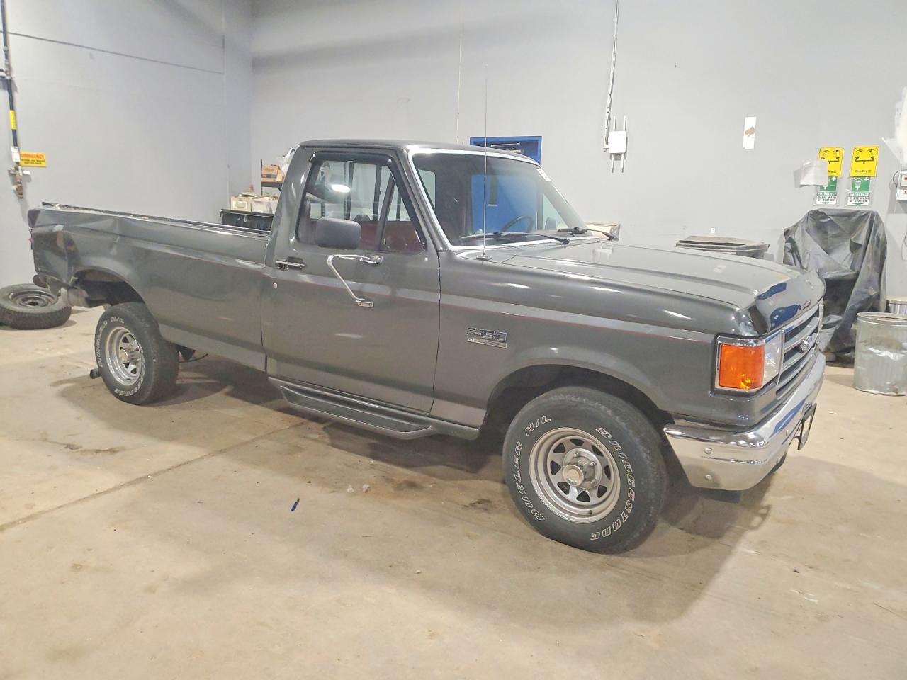 1990 Ford F150 Серый vin: 2FTEF15N0LCA87779