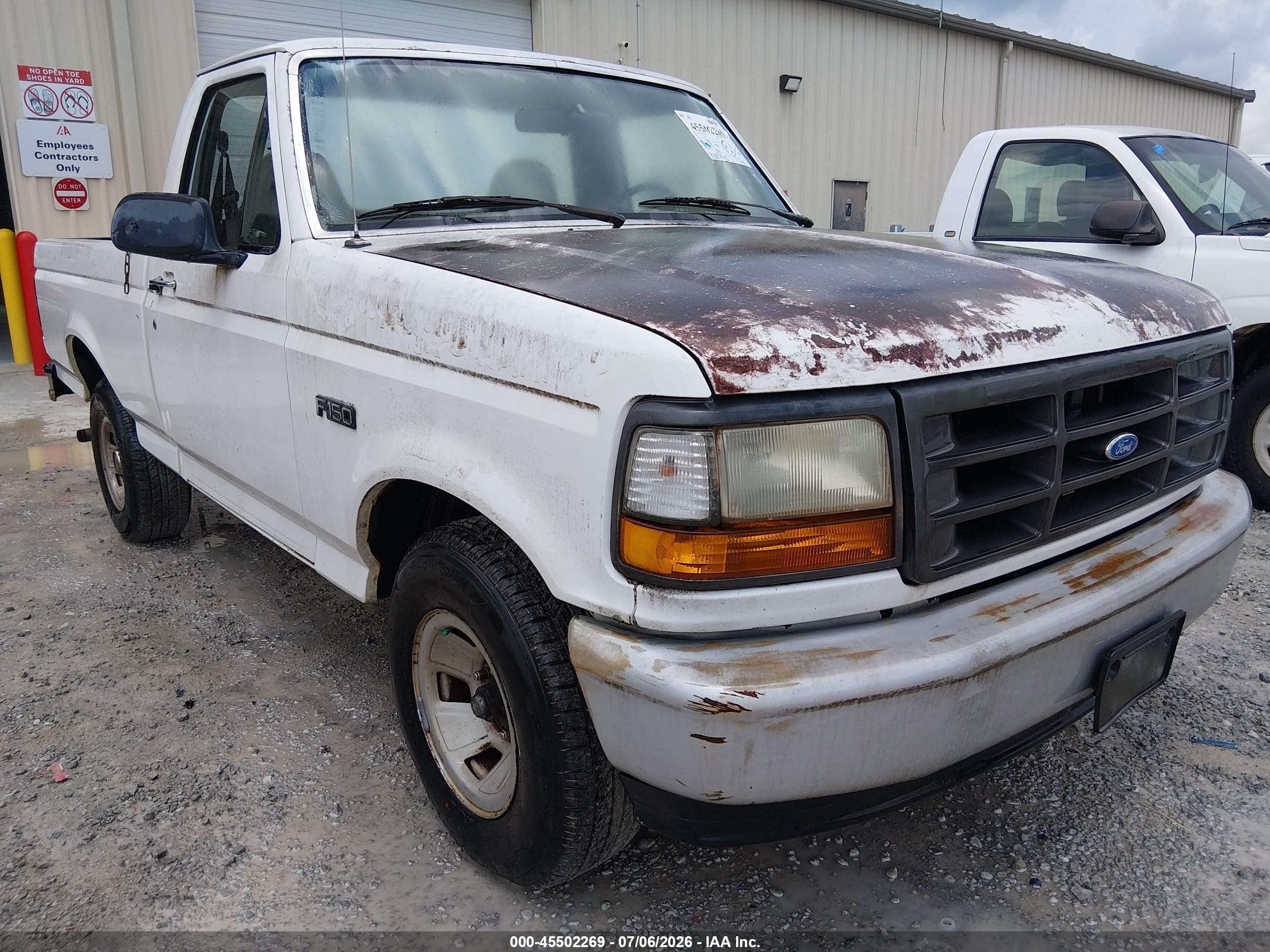 1996 Ford F150   White vin: 2FTEF15N2TCA37739
