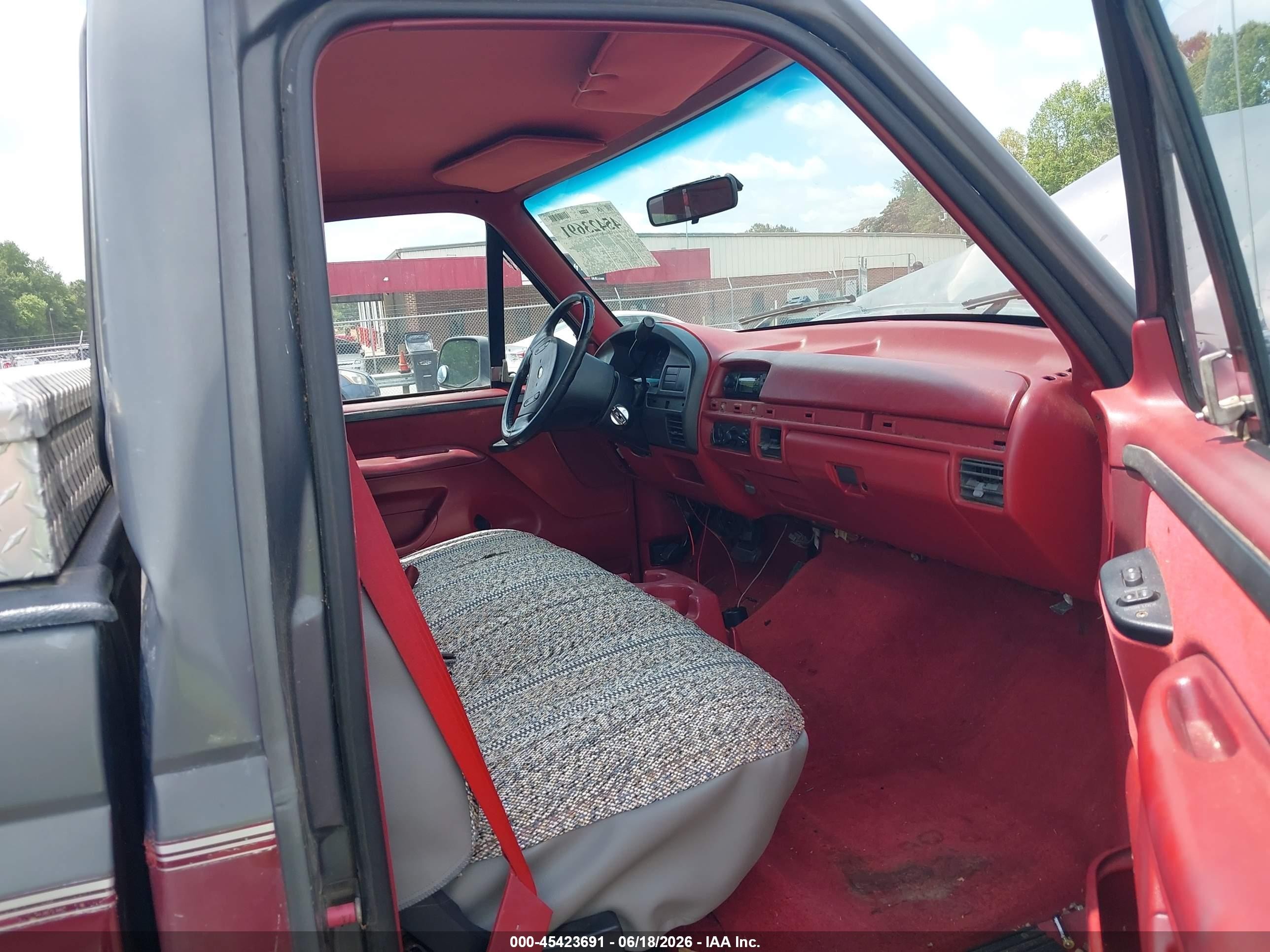 1993 Ford F150   Gray vin: 2FTEF15N4PCB04539