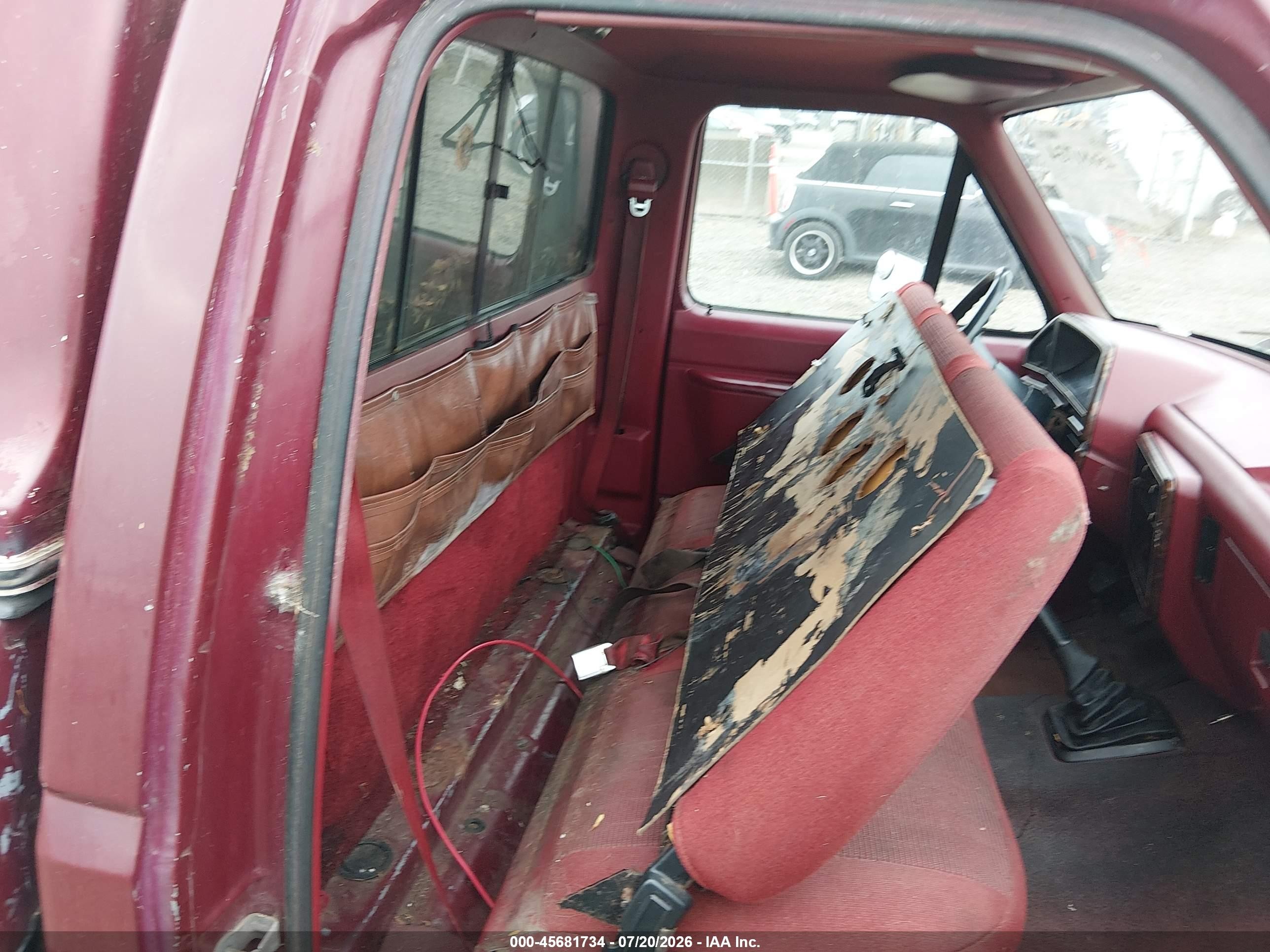 1988 Ford F250   Red vin: 2FTFF25N1JCB02586