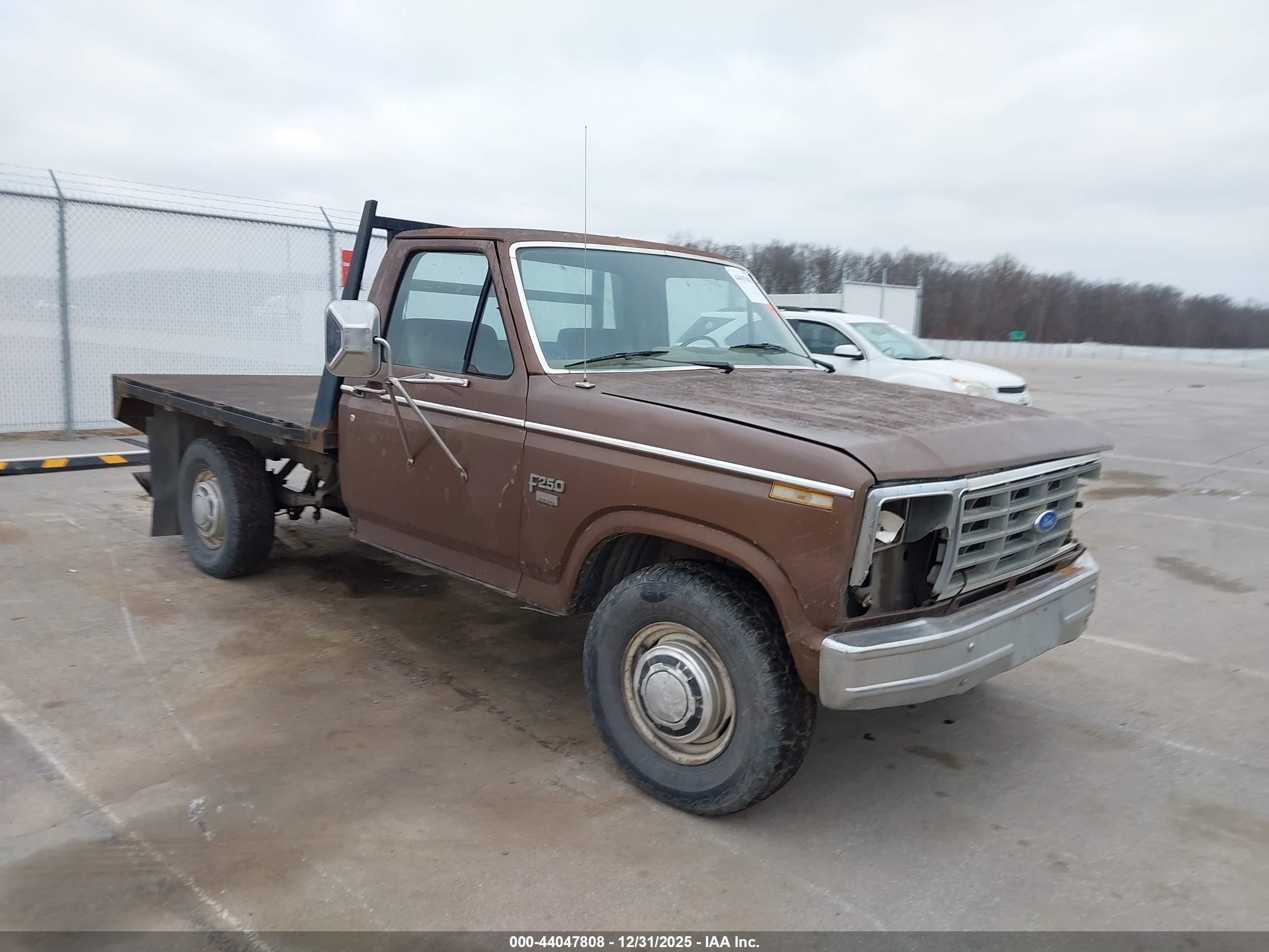 1983 Ford F250   Brown vin: 2FTHF2514DCA94428