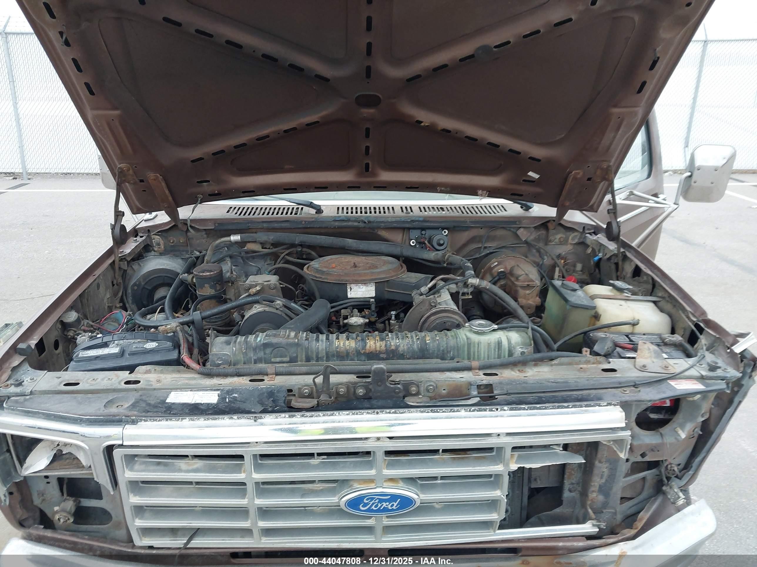 1983 Ford F250   Brown vin: 2FTHF2514DCA94428