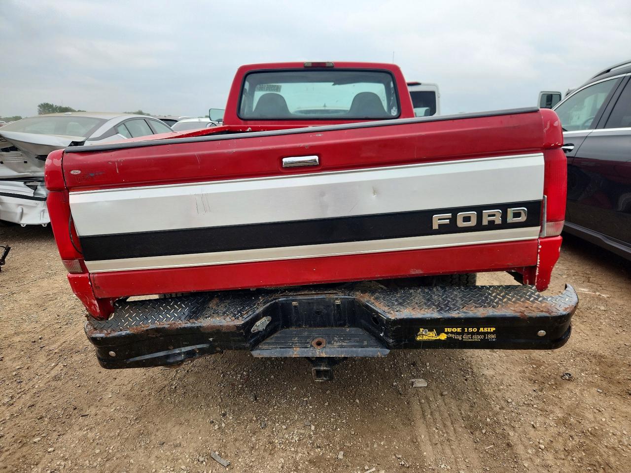 1995 Ford F250 Red vin: 2FTHF25F1SCA57619
