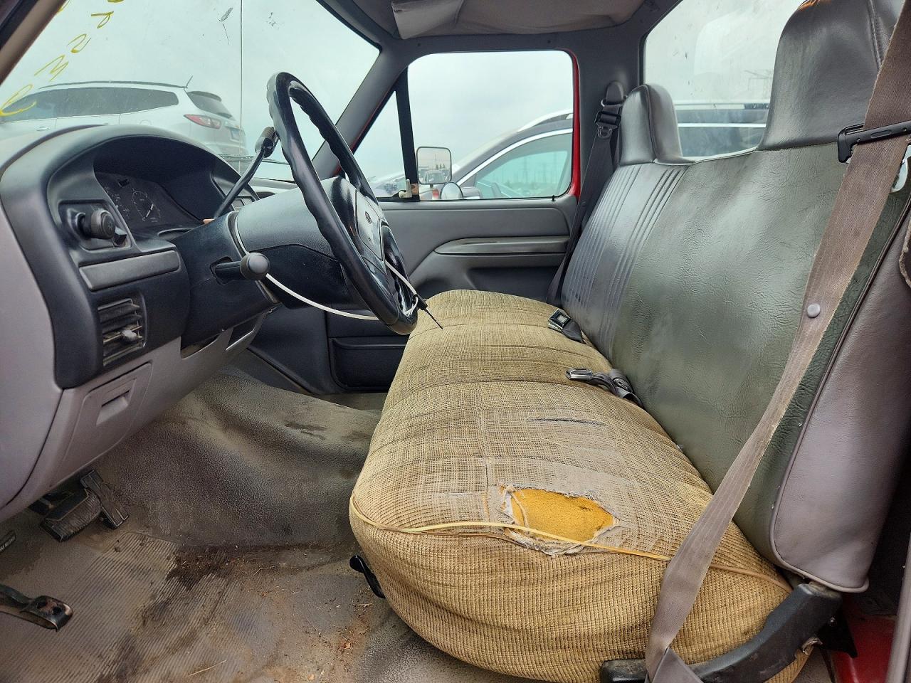 1995 Ford F250 Red vin: 2FTHF25F1SCA57619