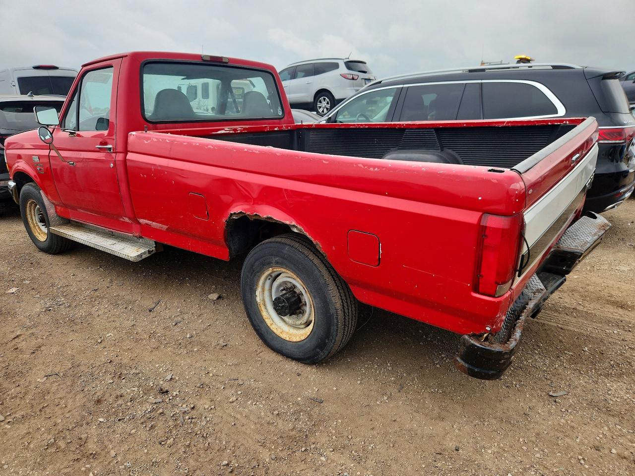 1995 Ford F250 Red vin: 2FTHF25F1SCA57619