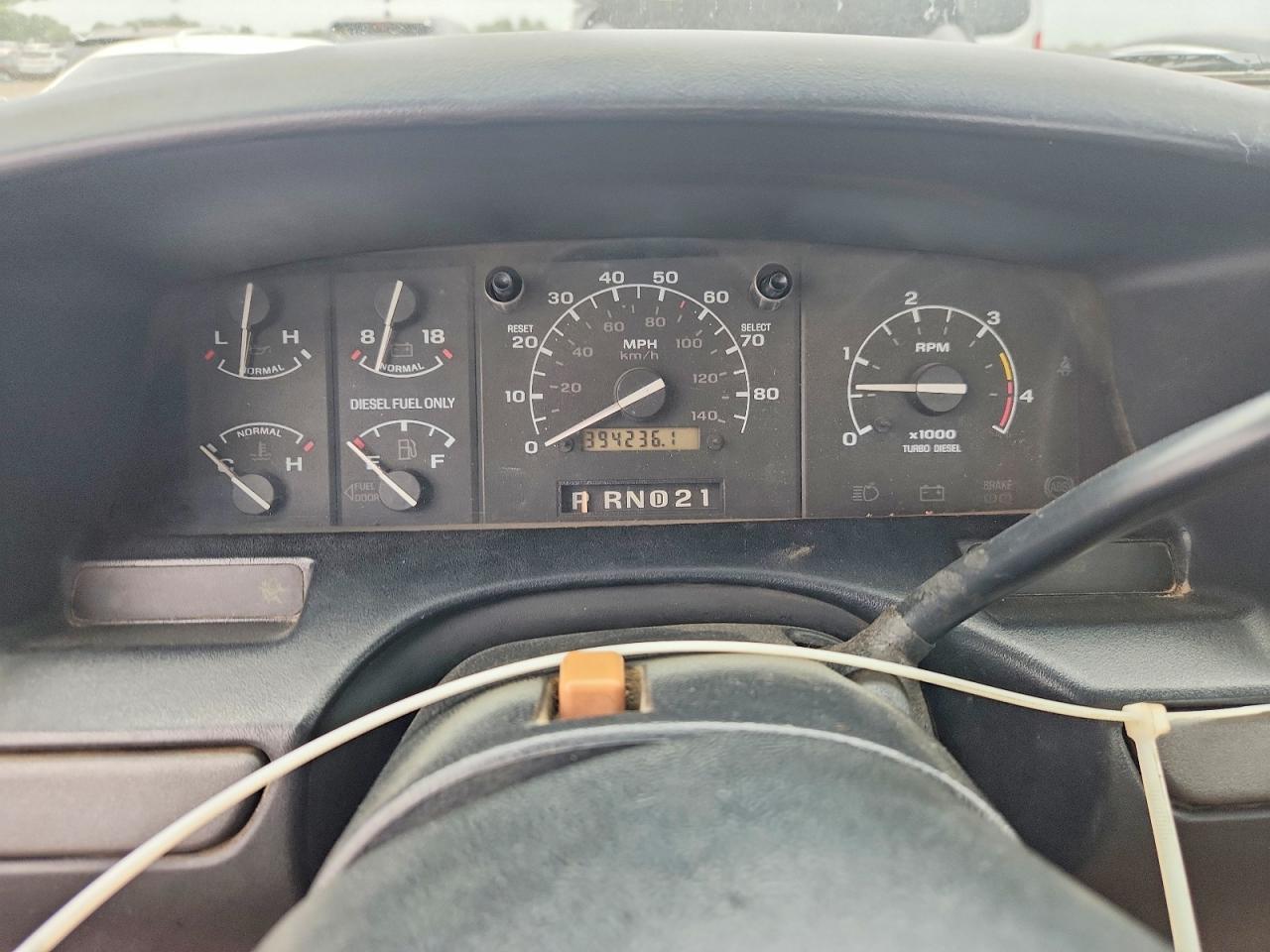 1995 Ford F250 Red vin: 2FTHF25F1SCA57619