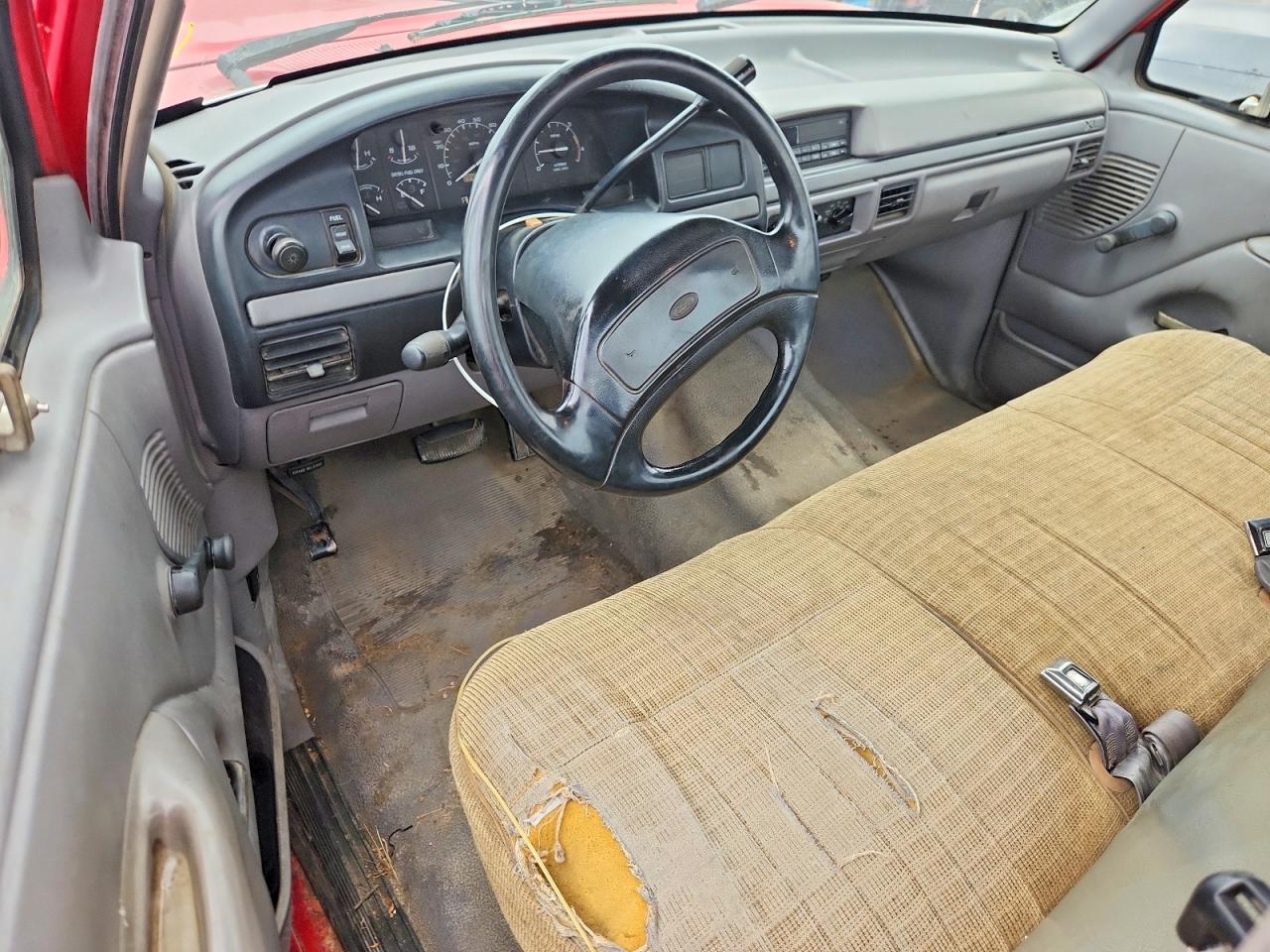 1995 Ford F250 Red vin: 2FTHF25F1SCA57619