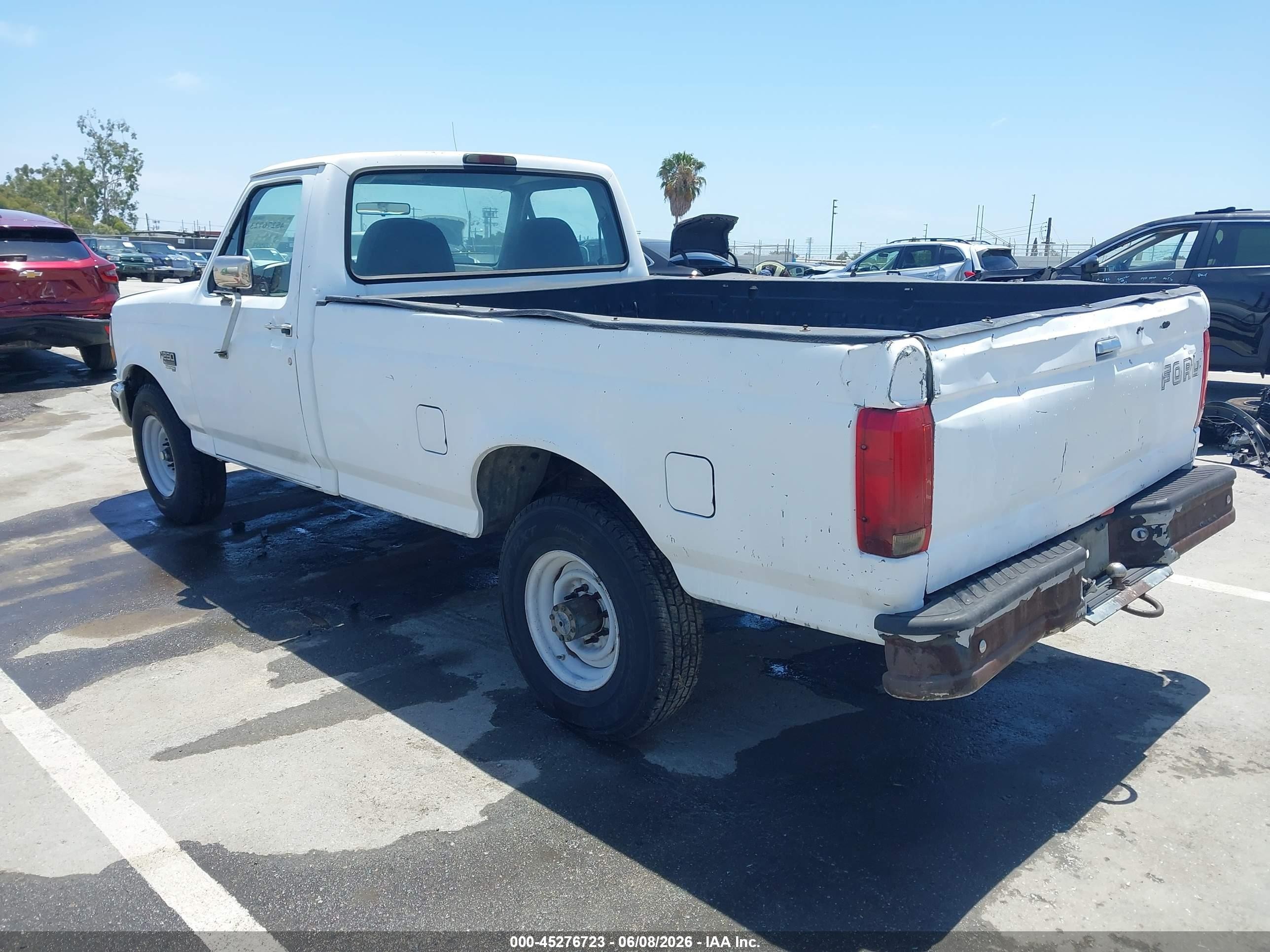 1995 Ford F250   White vin: 2FTHF25F5SCA27362