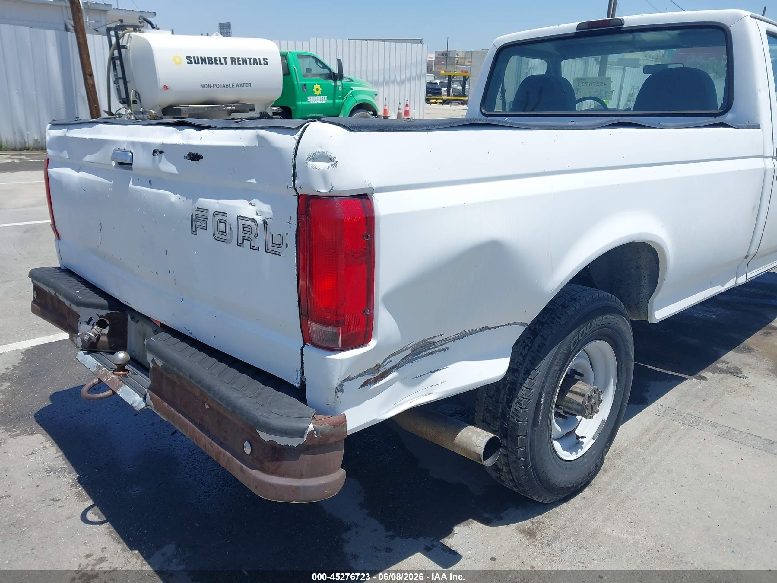 1995 Ford F250   White vin: 2FTHF25F5SCA27362