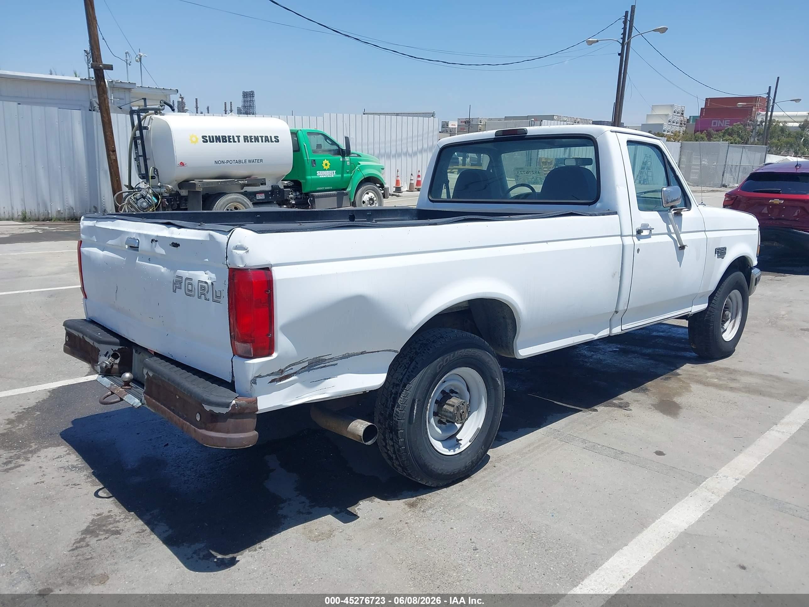 1995 Ford F250   White vin: 2FTHF25F5SCA27362