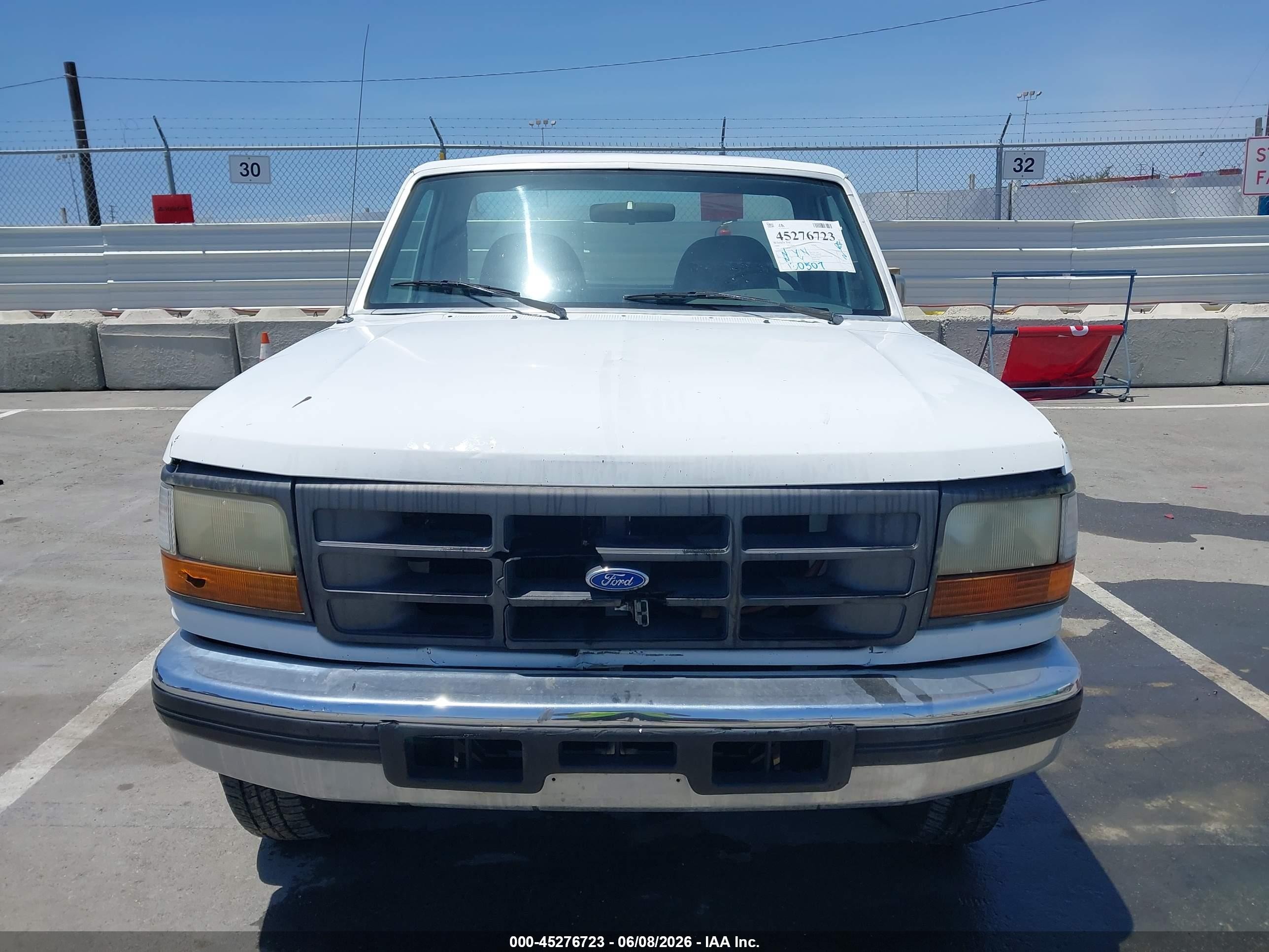 1995 Ford F250   White vin: 2FTHF25F5SCA27362