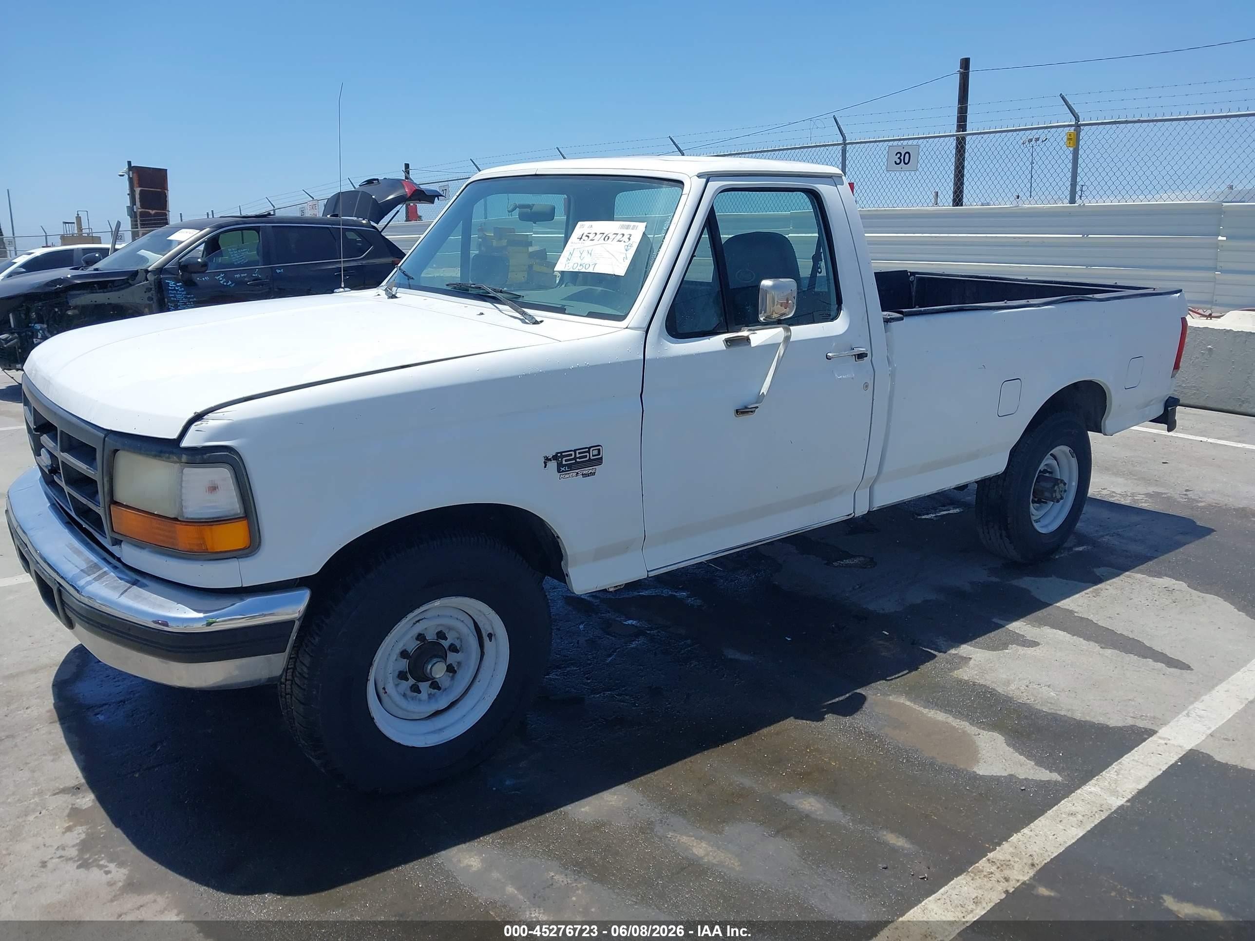 1995 Ford F250   White vin: 2FTHF25F5SCA27362