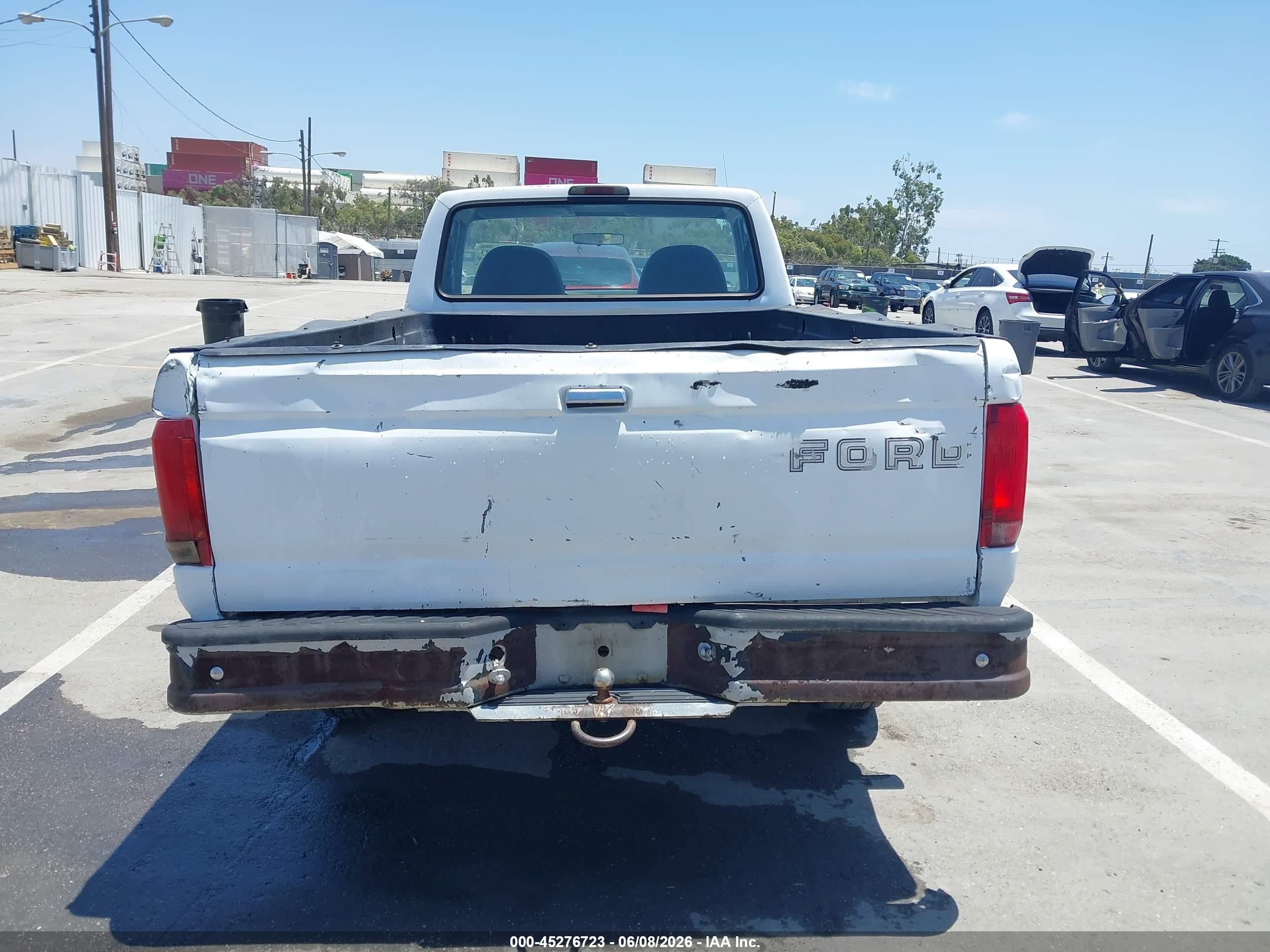 1995 Ford F250   White vin: 2FTHF25F5SCA27362