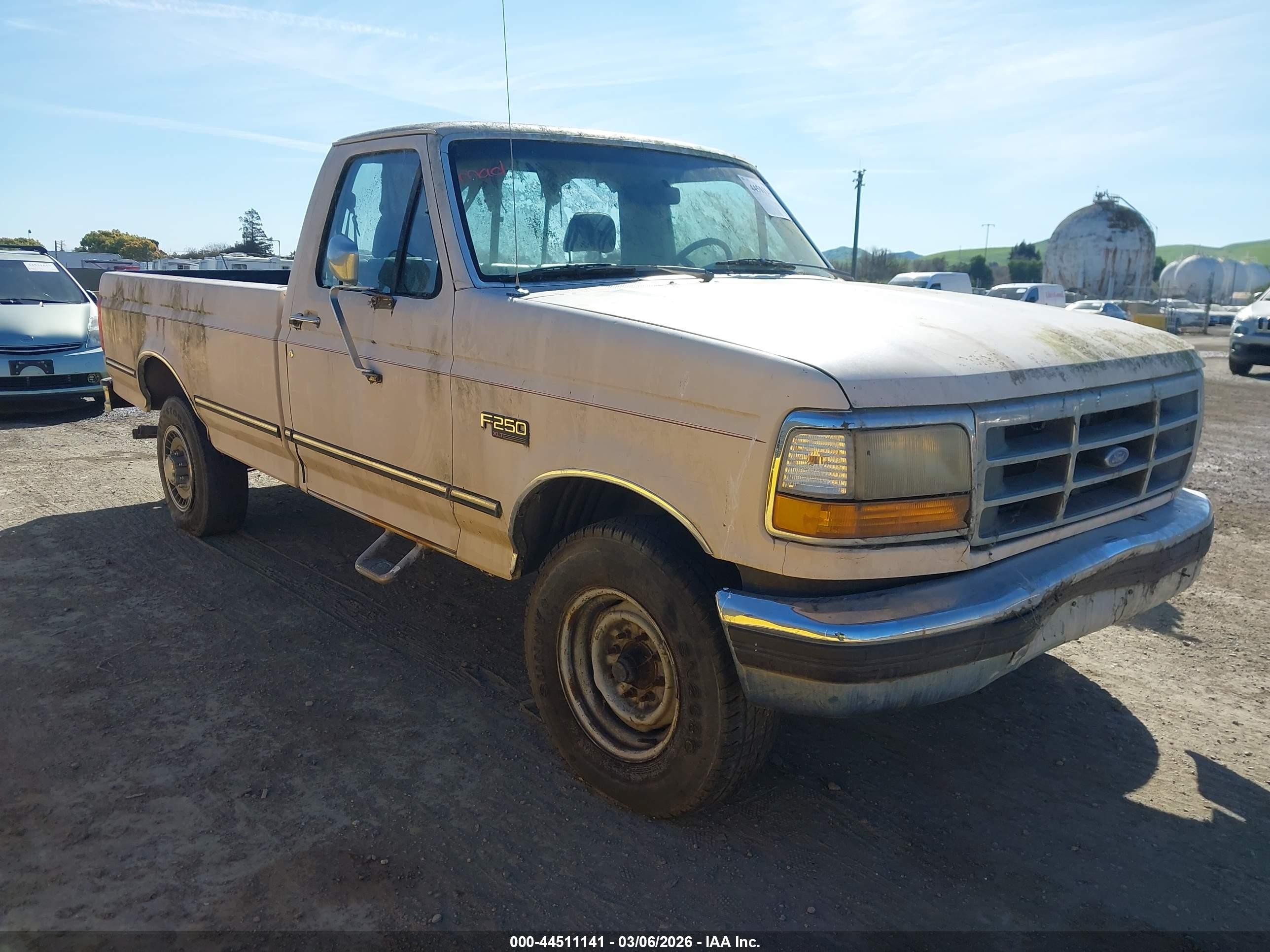 1993 Ford F250   Beige vin: 2FTHF25G0PCA78218