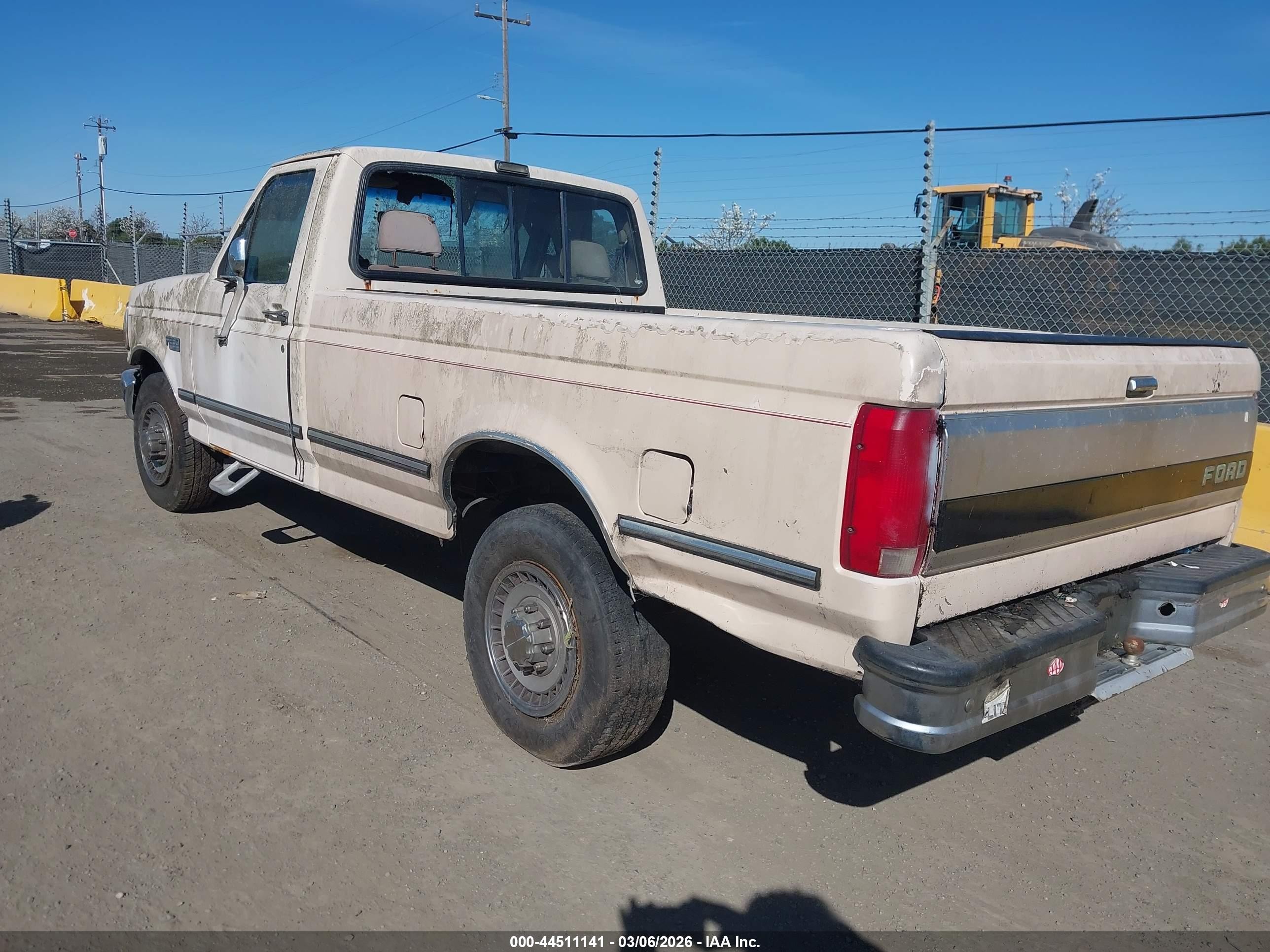 1993 Ford F250   Beige vin: 2FTHF25G0PCA78218