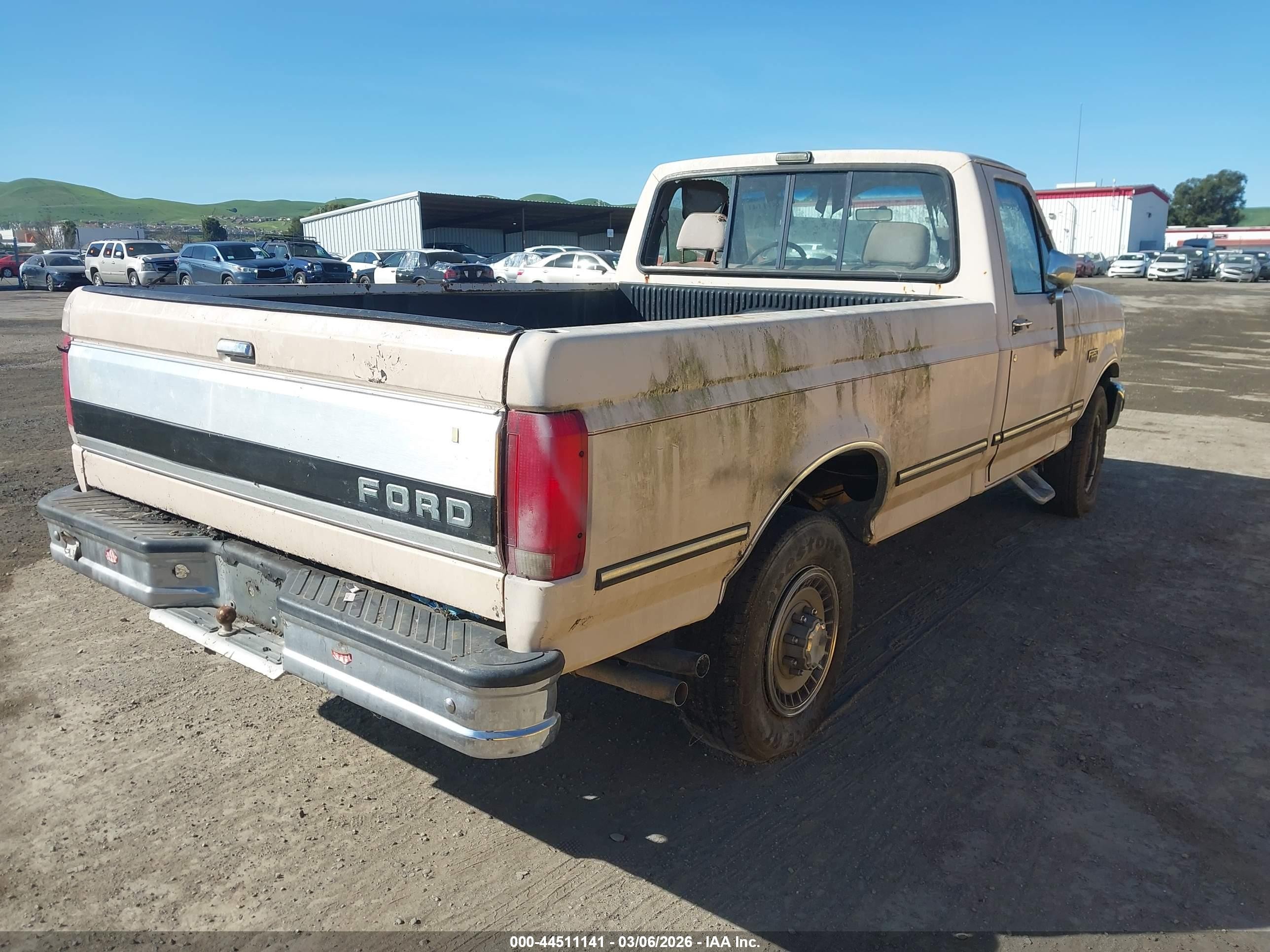 1993 Ford F250   Beige vin: 2FTHF25G0PCA78218