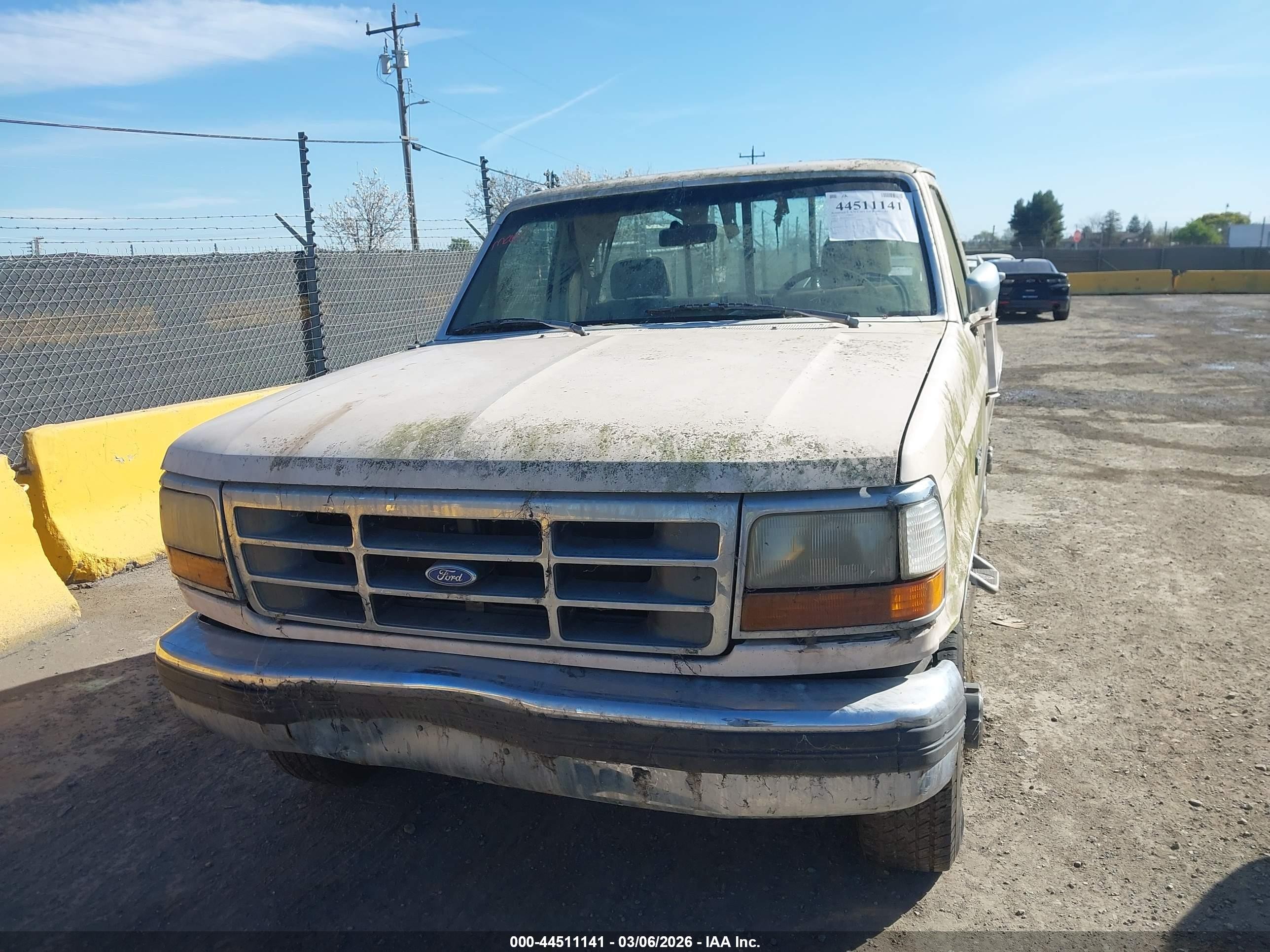 1993 Ford F250   Beige vin: 2FTHF25G0PCA78218