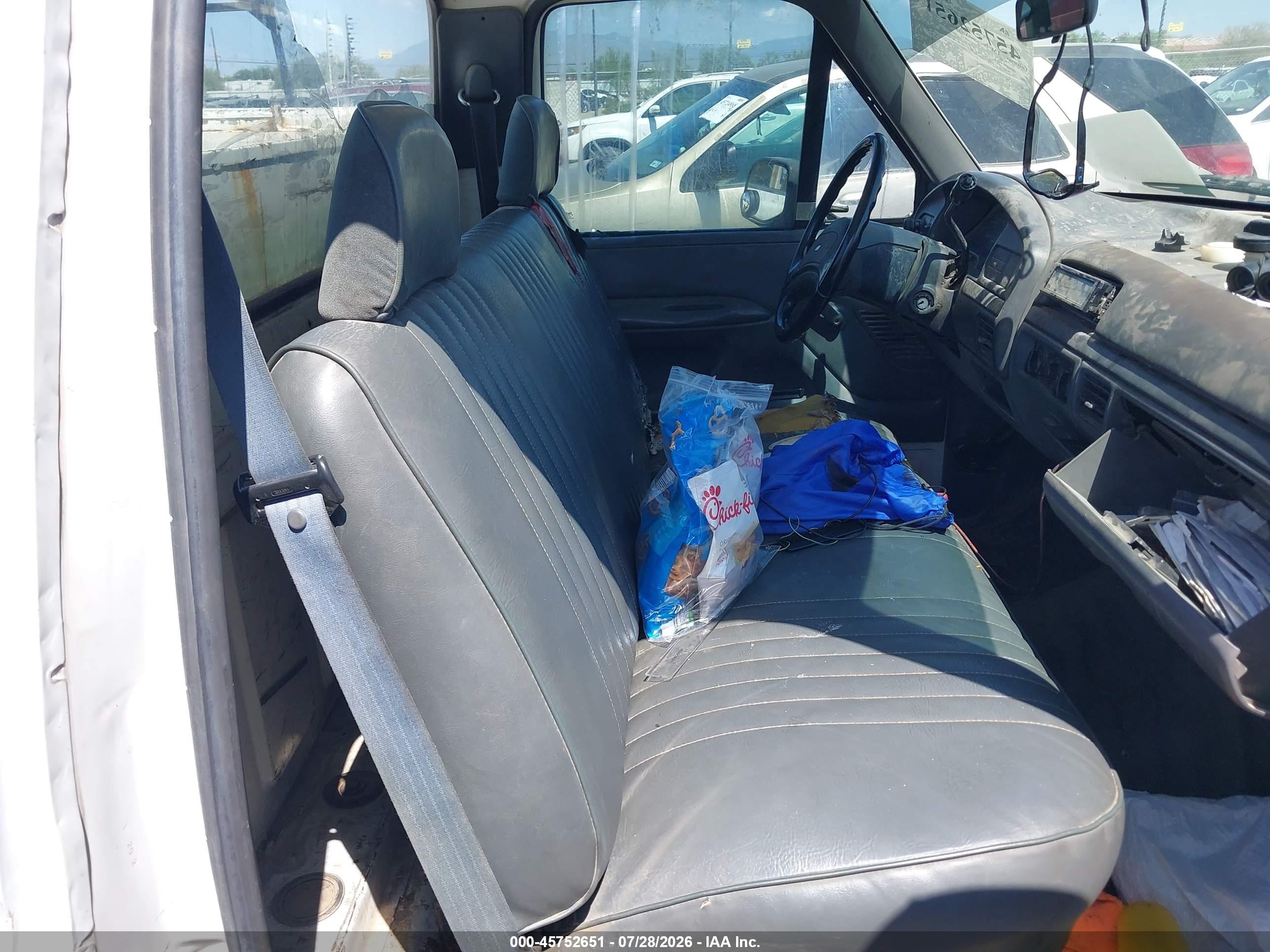 1993 Ford F250   White vin: 2FTHF25H2PCA60313