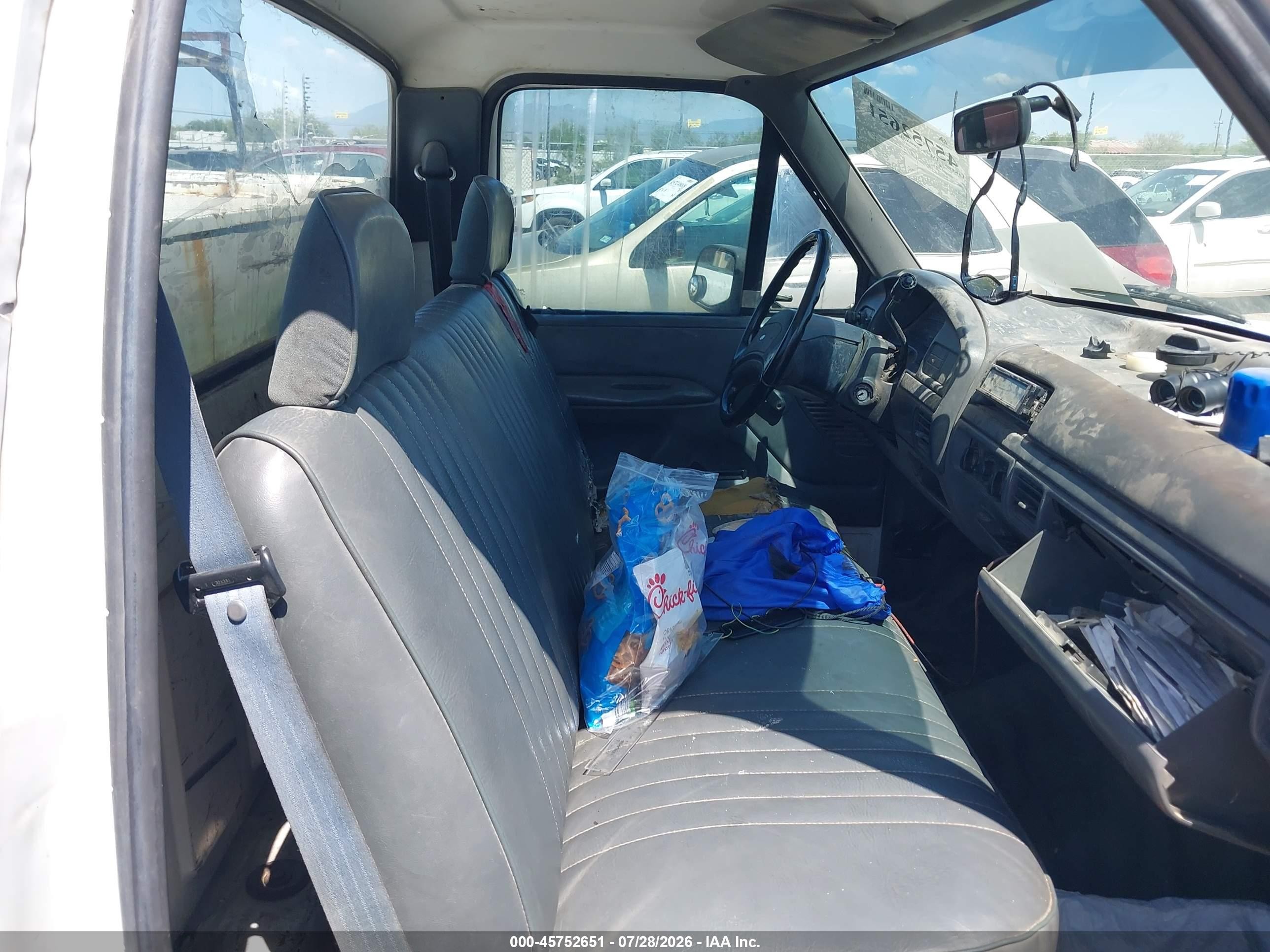 1993 Ford F250   White vin: 2FTHF25H2PCA60313