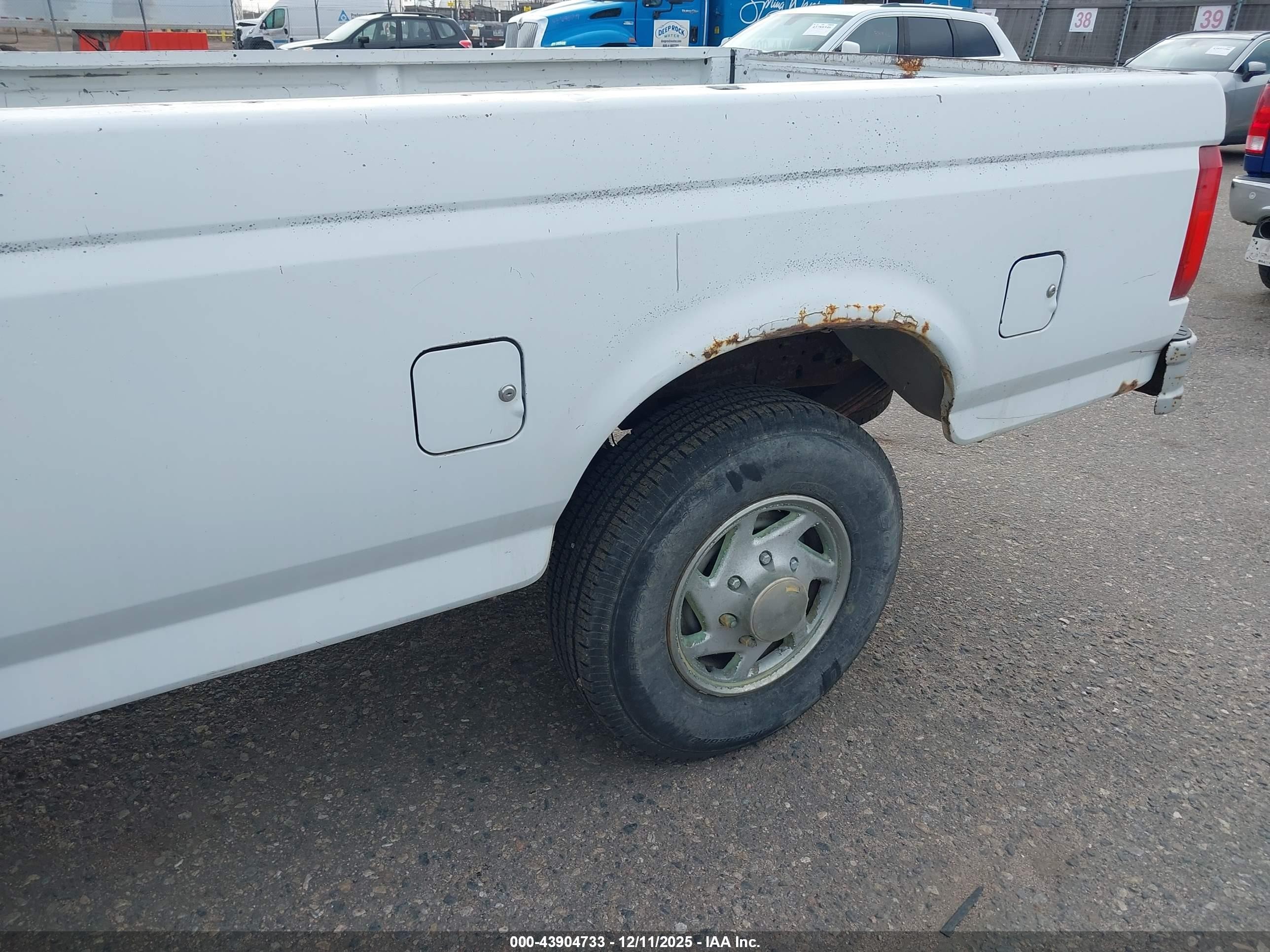 1993 Ford F250   White vin: 2FTHF25H5PCA90065