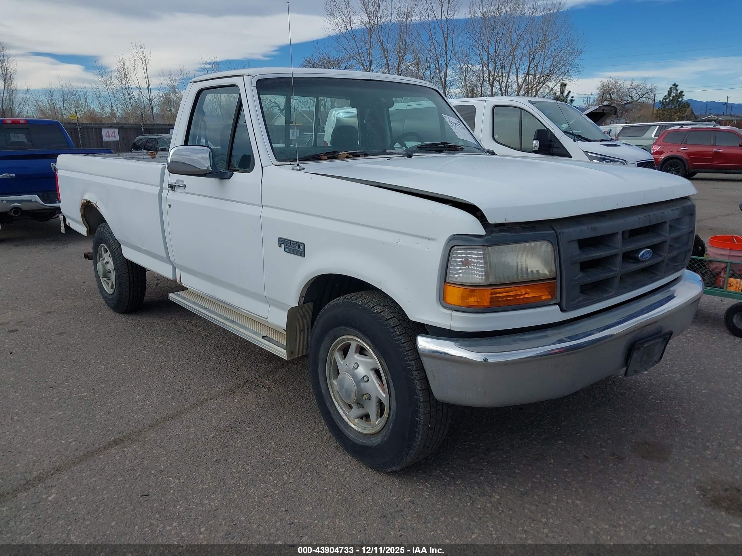 1993 Ford F250   White vin: 2FTHF25H5PCA90065