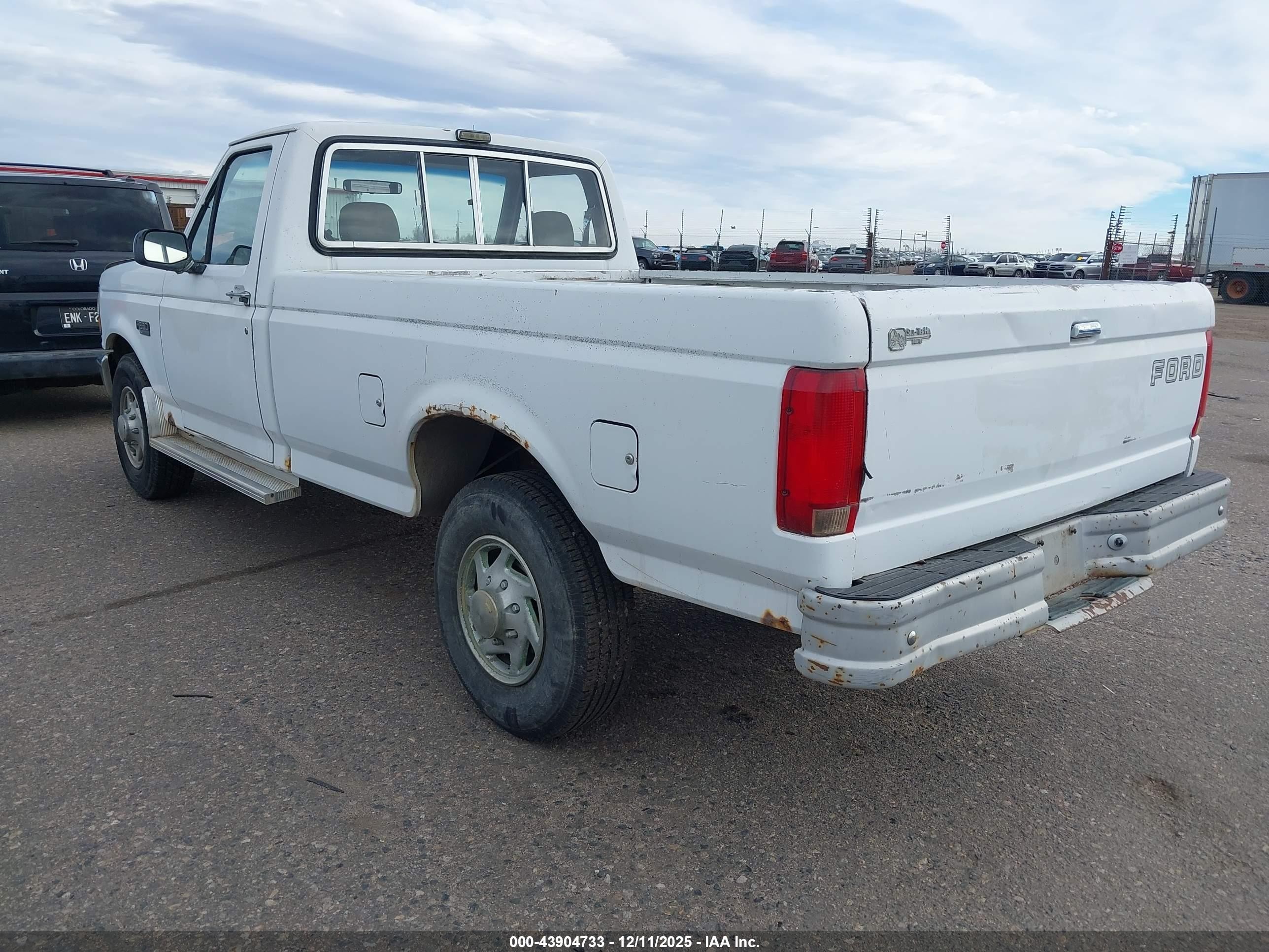 1993 Ford F250   White vin: 2FTHF25H5PCA90065