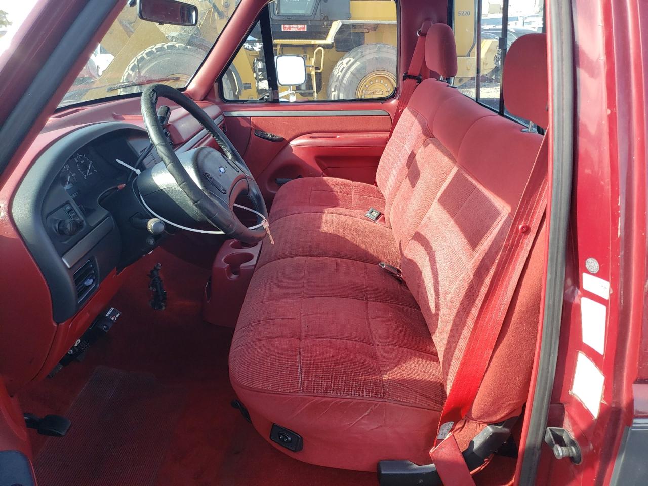 1993 Ford F250 Red vin: 2FTHF25H8PCA36887
