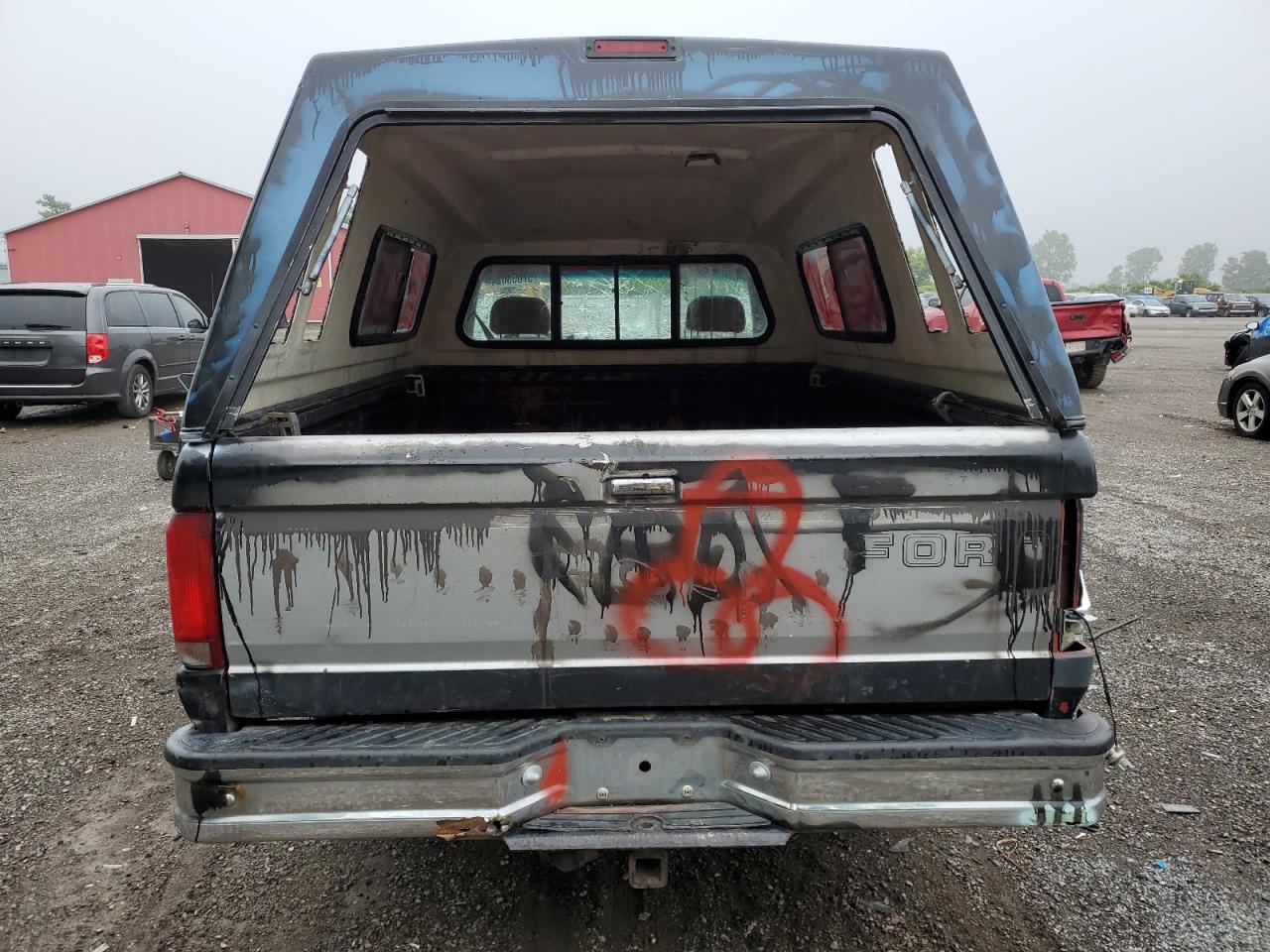 1993 Ford F250 Black vin: 2FTHF25M4PCA65655