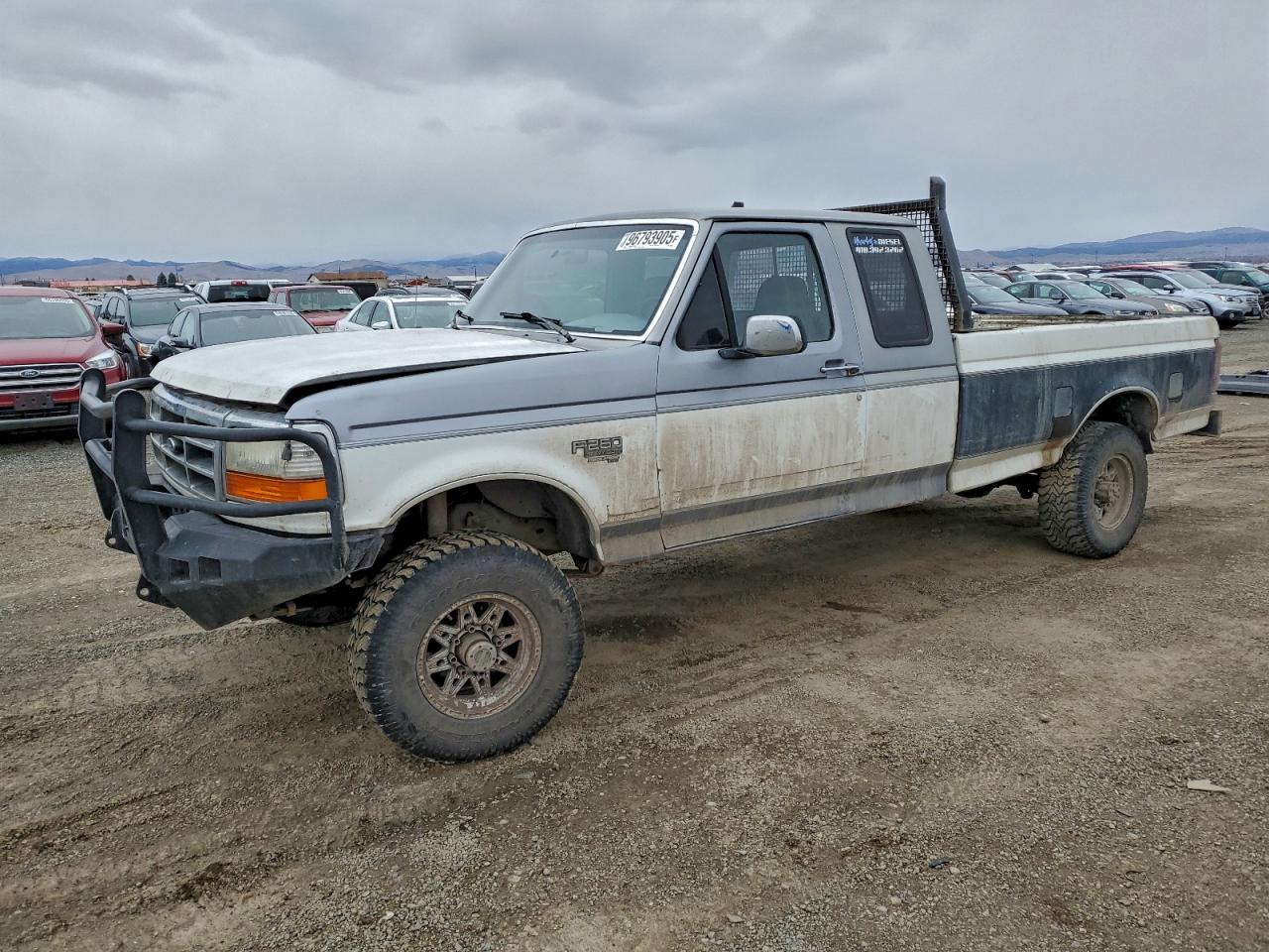 1993 Ford F250 Two Tone vin: 2FTHF26C4PCB25696