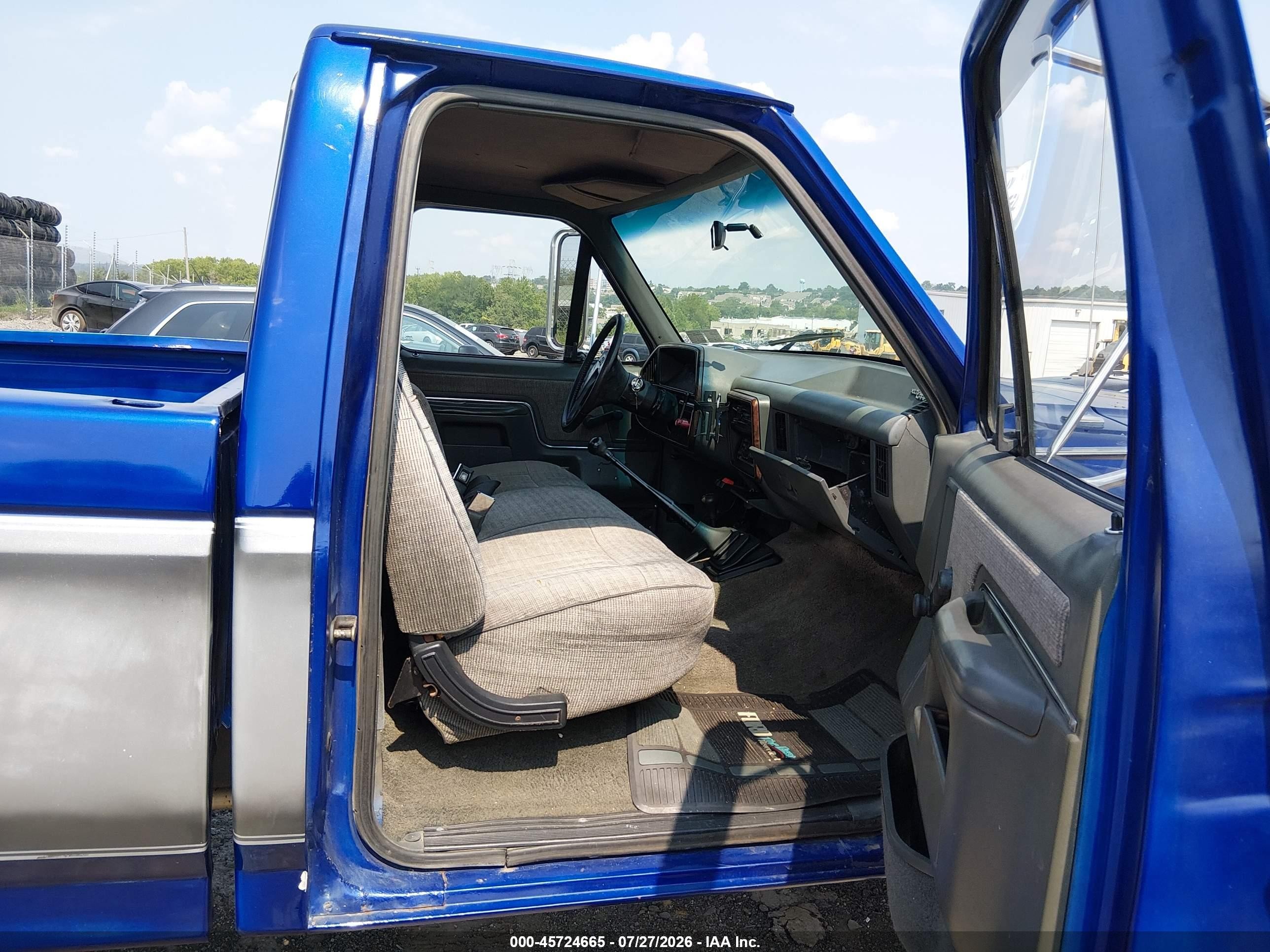 1990 Ford F250   Dark Blue vin: 2FTHF26GXLCA46532