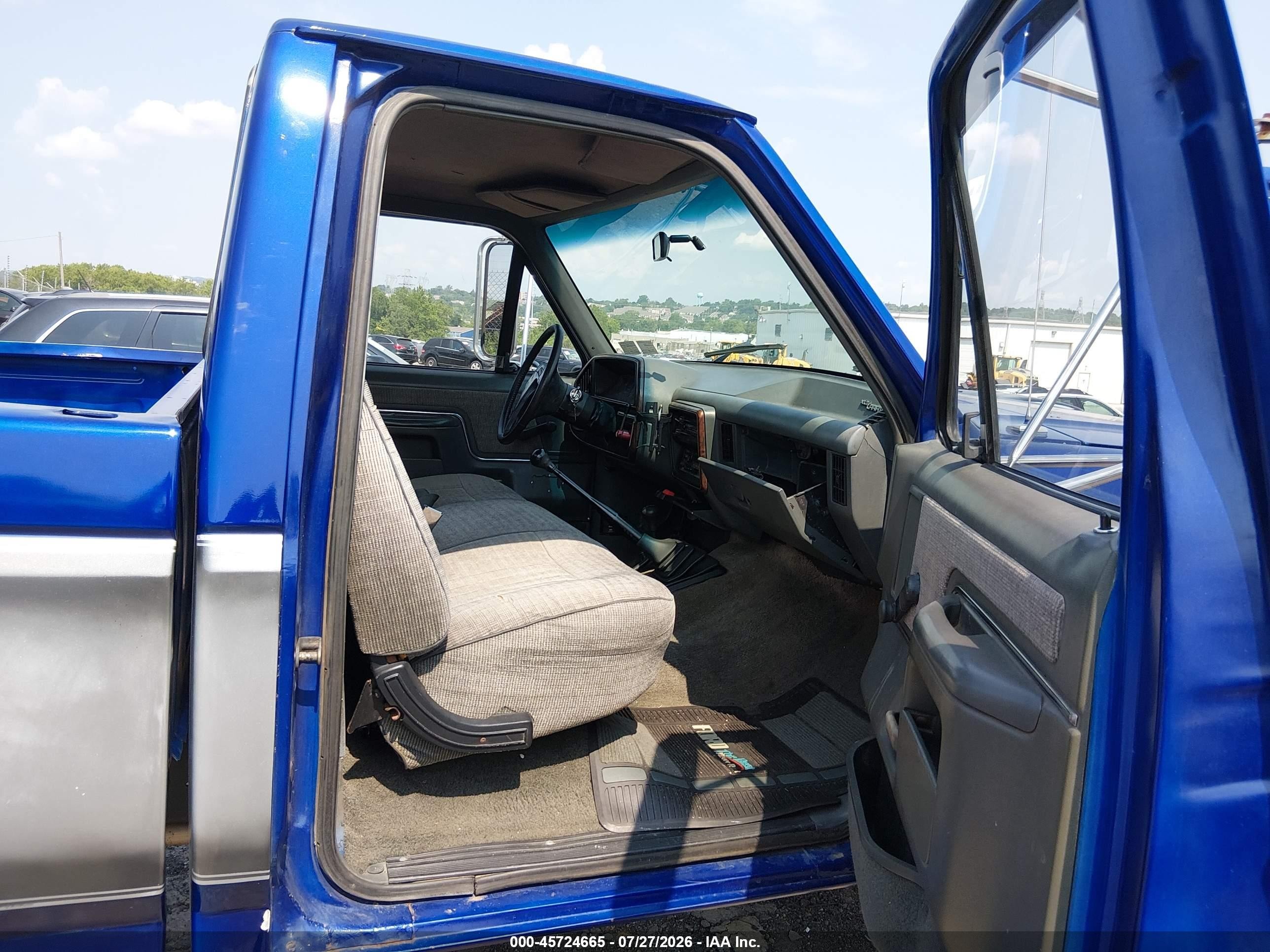 1990 Ford F250   Dark Blue vin: 2FTHF26GXLCA46532