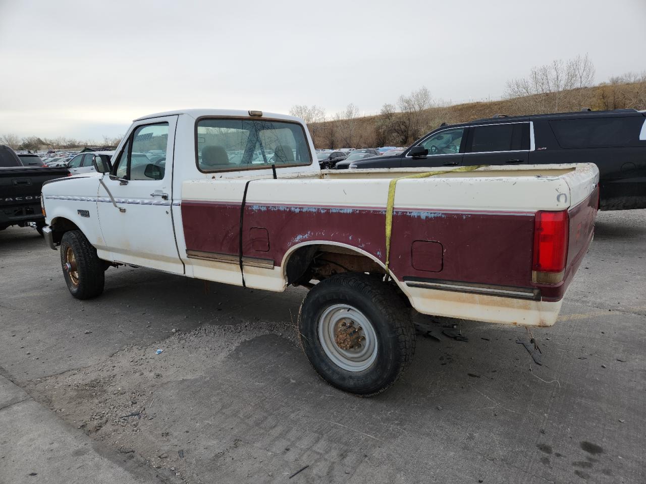 1993 Ford F250 Two Tone vin: 2FTHF26GXPCA39702