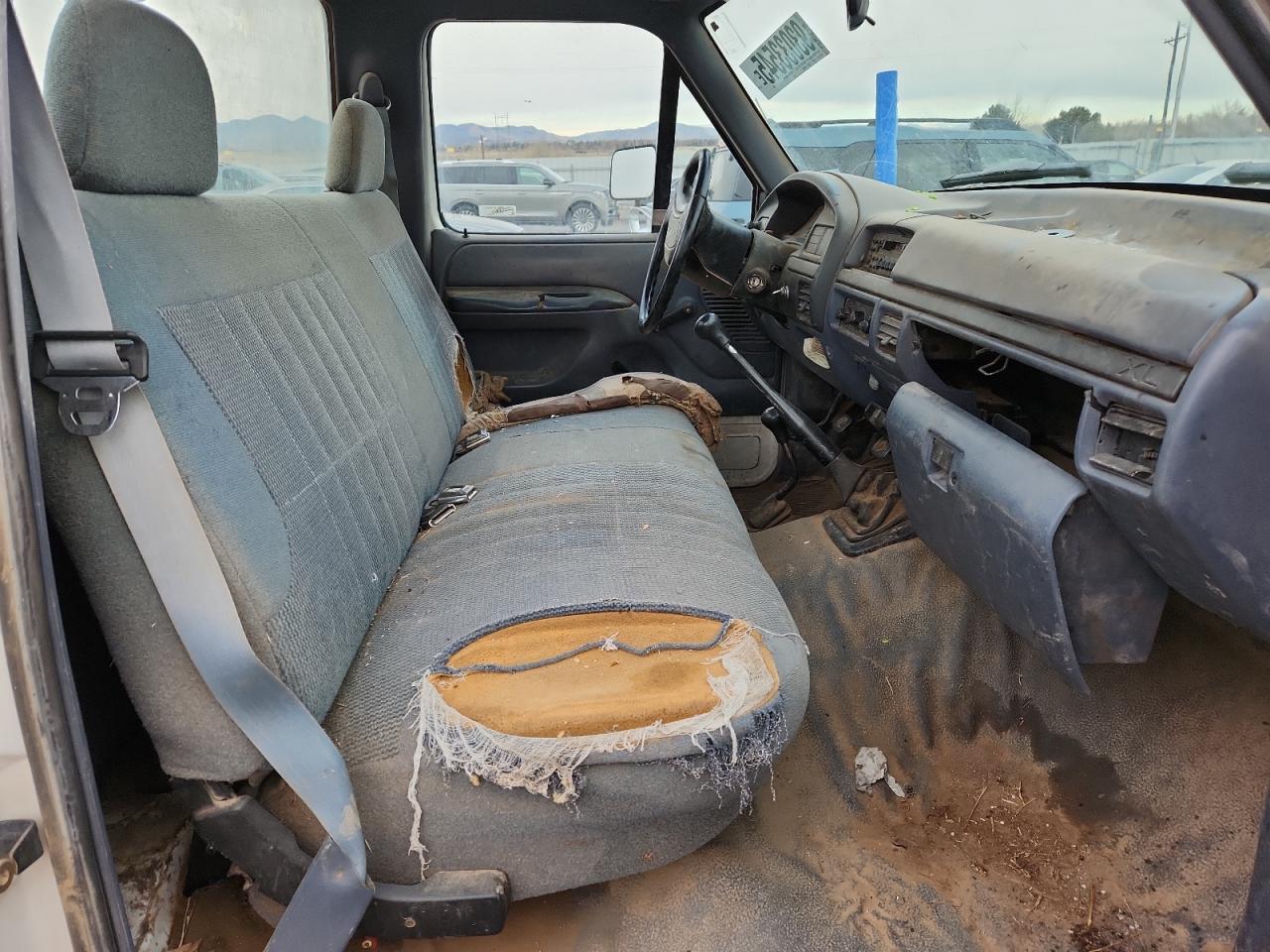 1993 Ford F250 Two Tone vin: 2FTHF26GXPCA39702