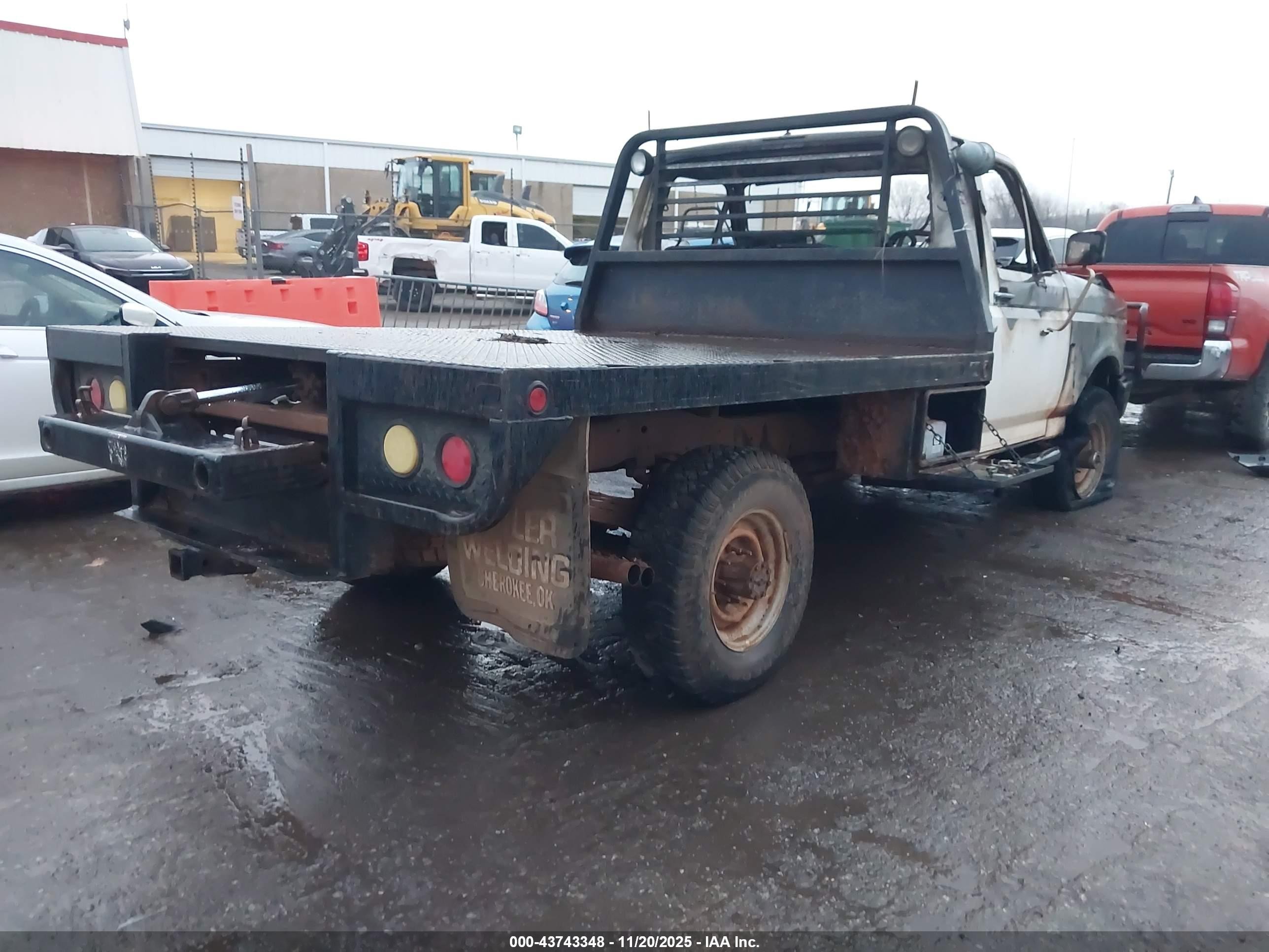 1995 Ford F250   White vin: 2FTHF26H2SCA77653
