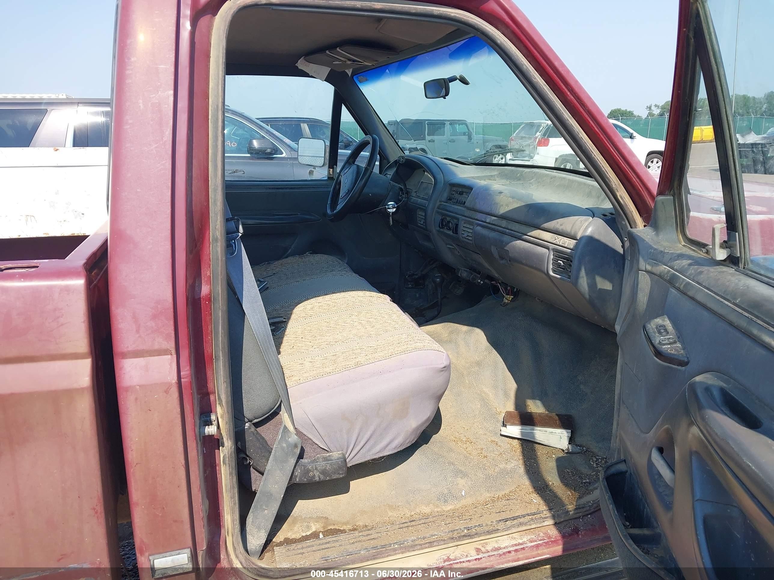 1993 Ford F250   Red vin: 2FTHF26M9PCA57503