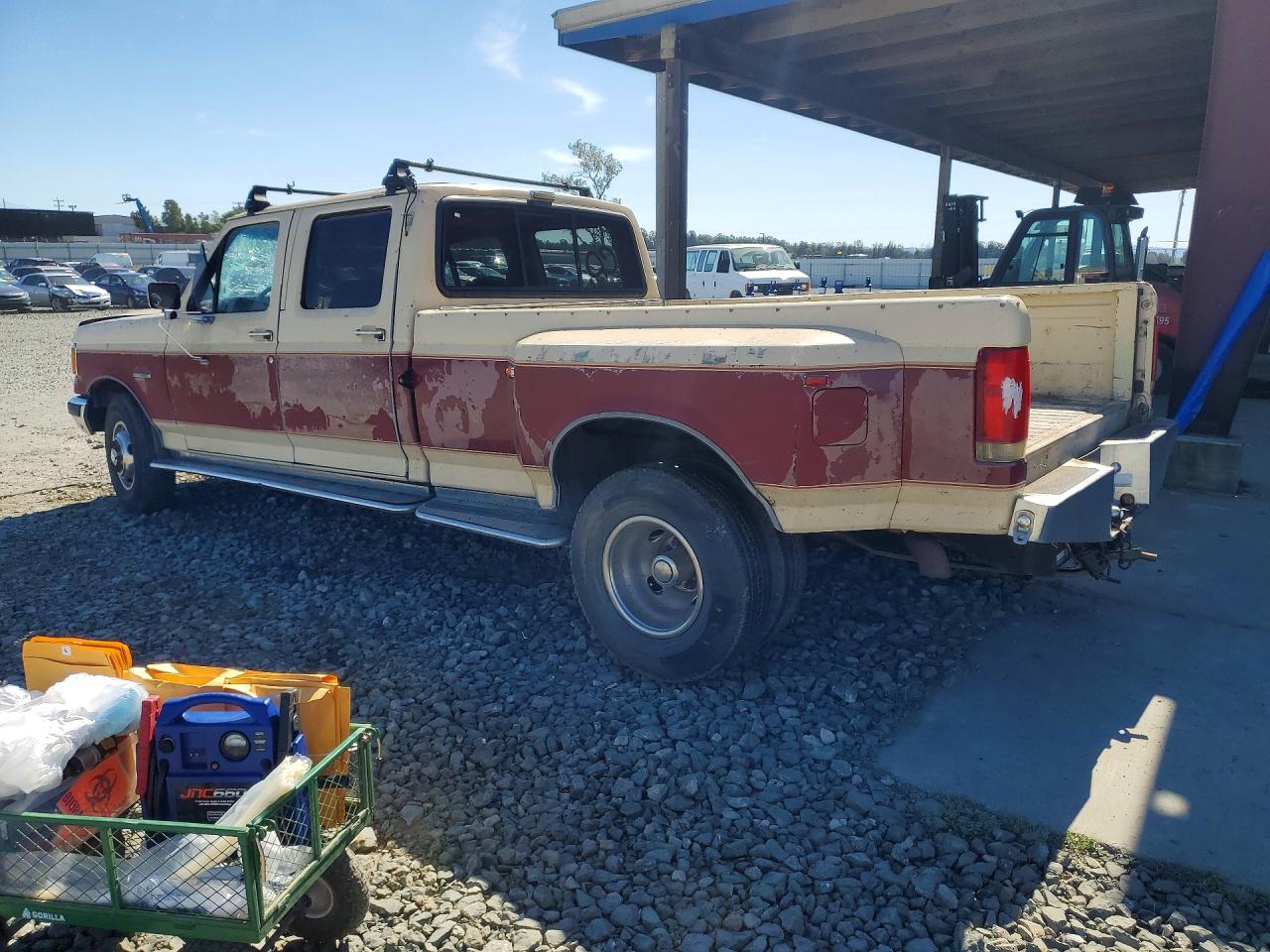 1988 Ford F350 Two Tone vin: 2FTJW35G3JCB15857