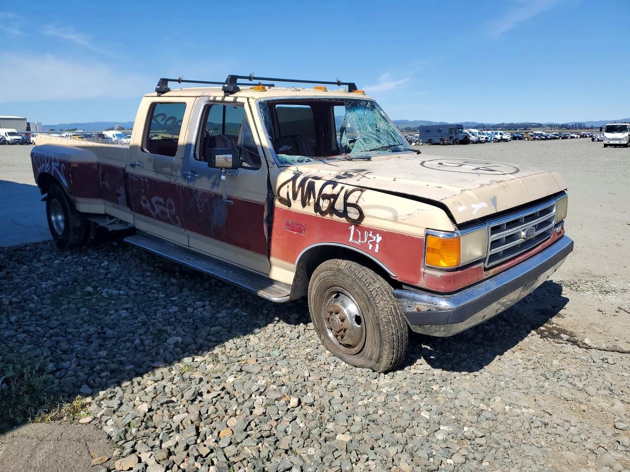 1988 Ford F350 Two Tone vin: 2FTJW35G3JCB15857