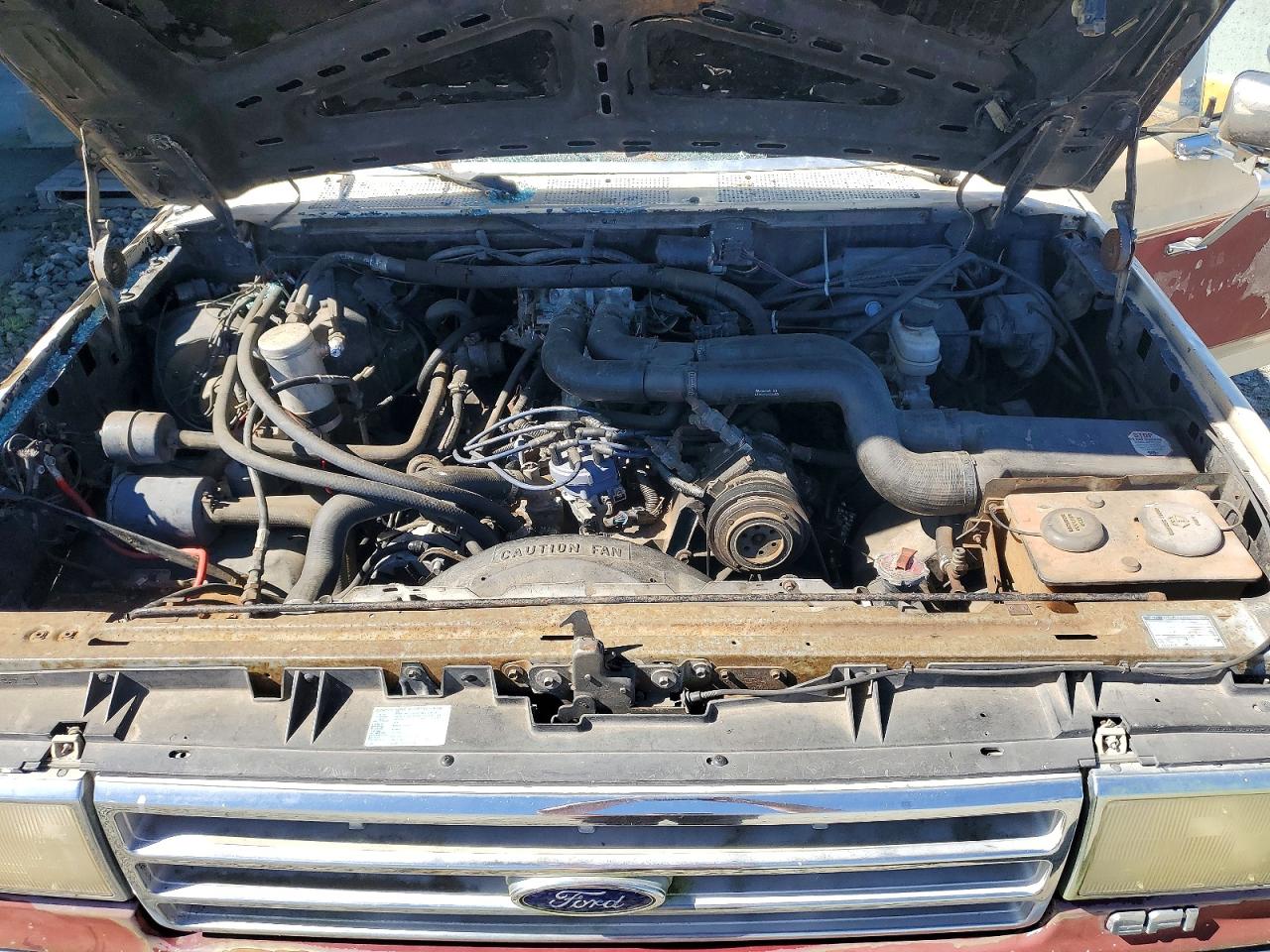 1988 Ford F350 Two Tone vin: 2FTJW35G3JCB15857