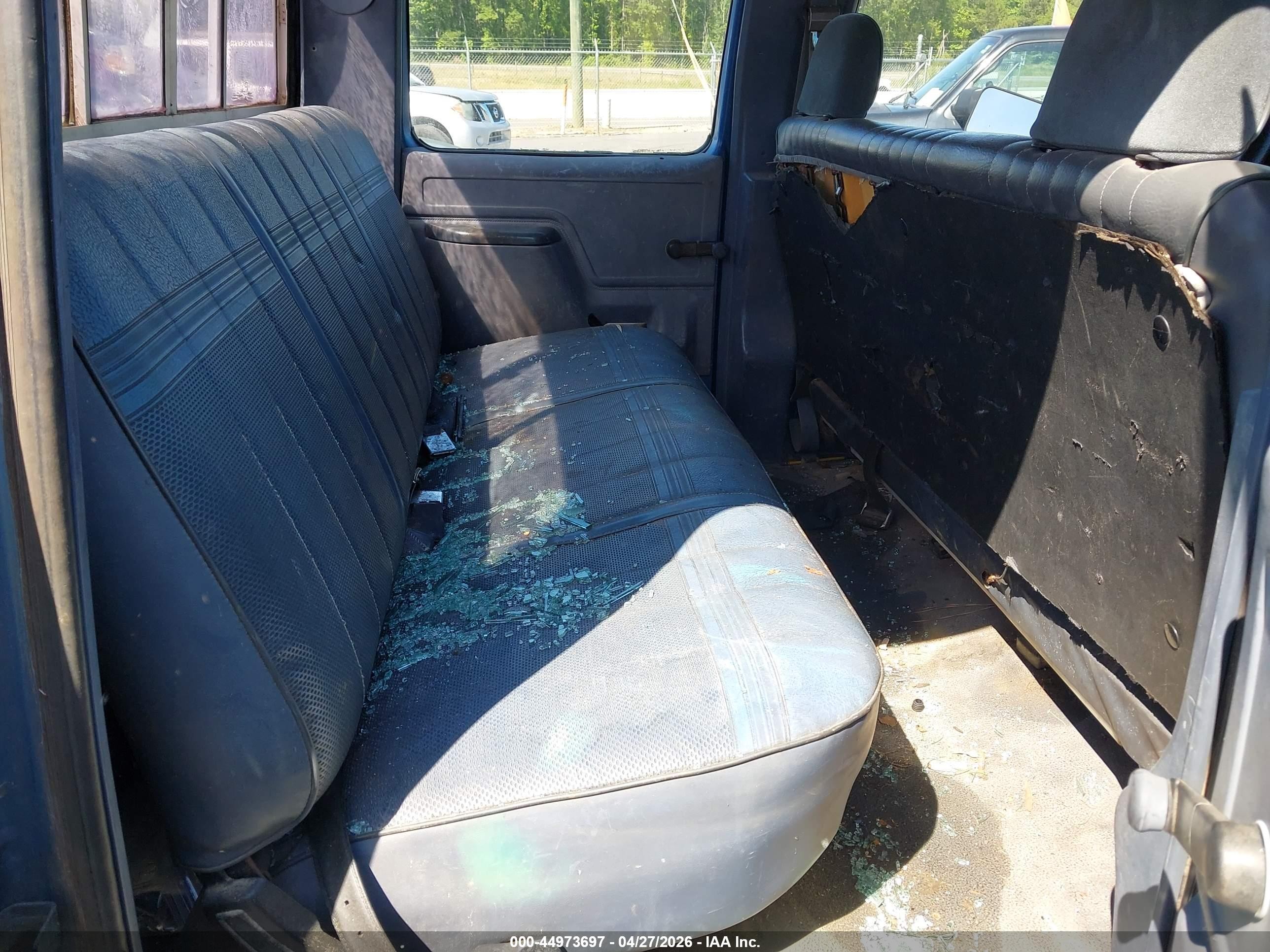 1989 Ford F350   Blue vin: 2FTJW35G3KCA08230