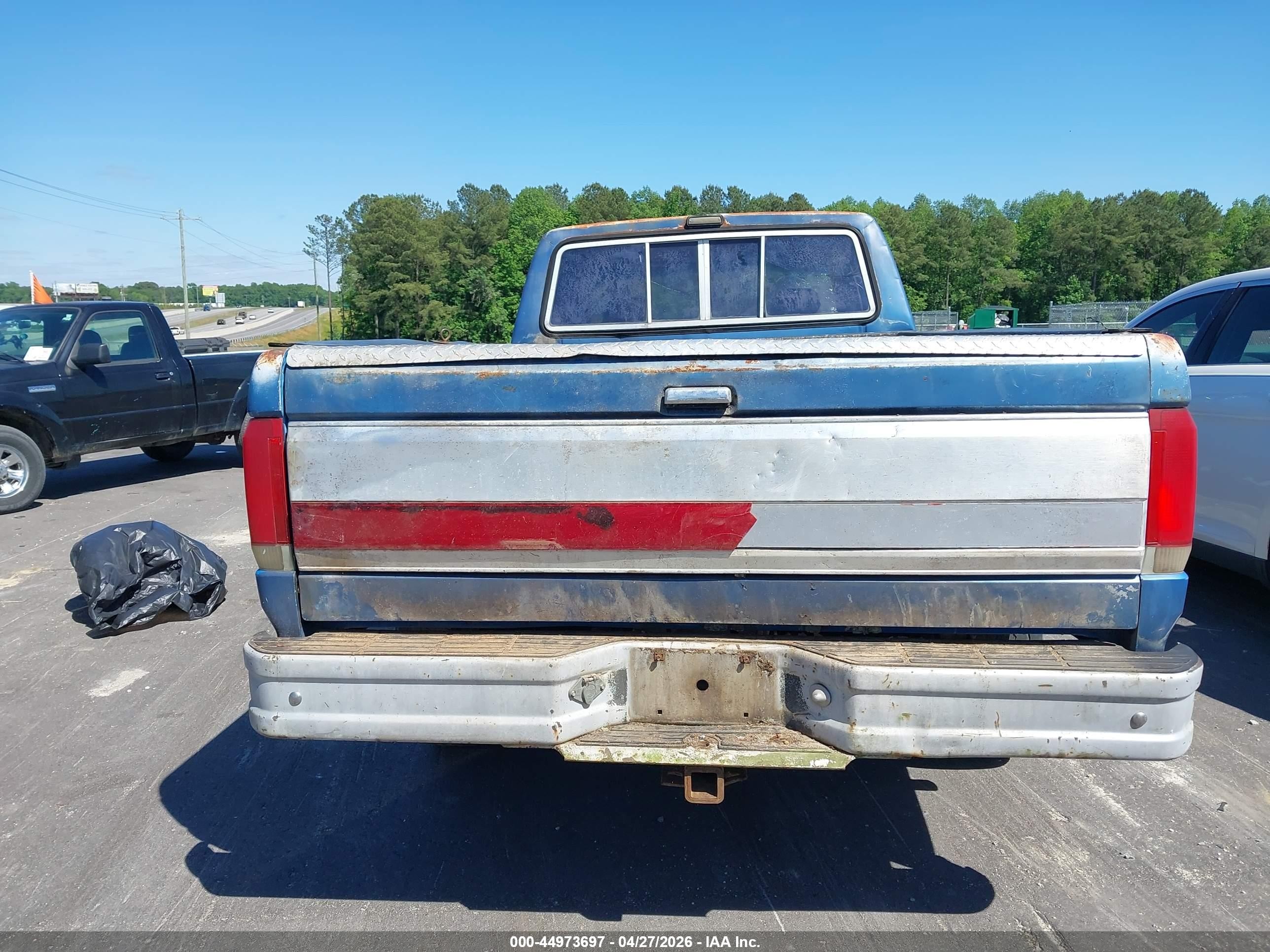1989 Ford F350   Blue vin: 2FTJW35G3KCA08230