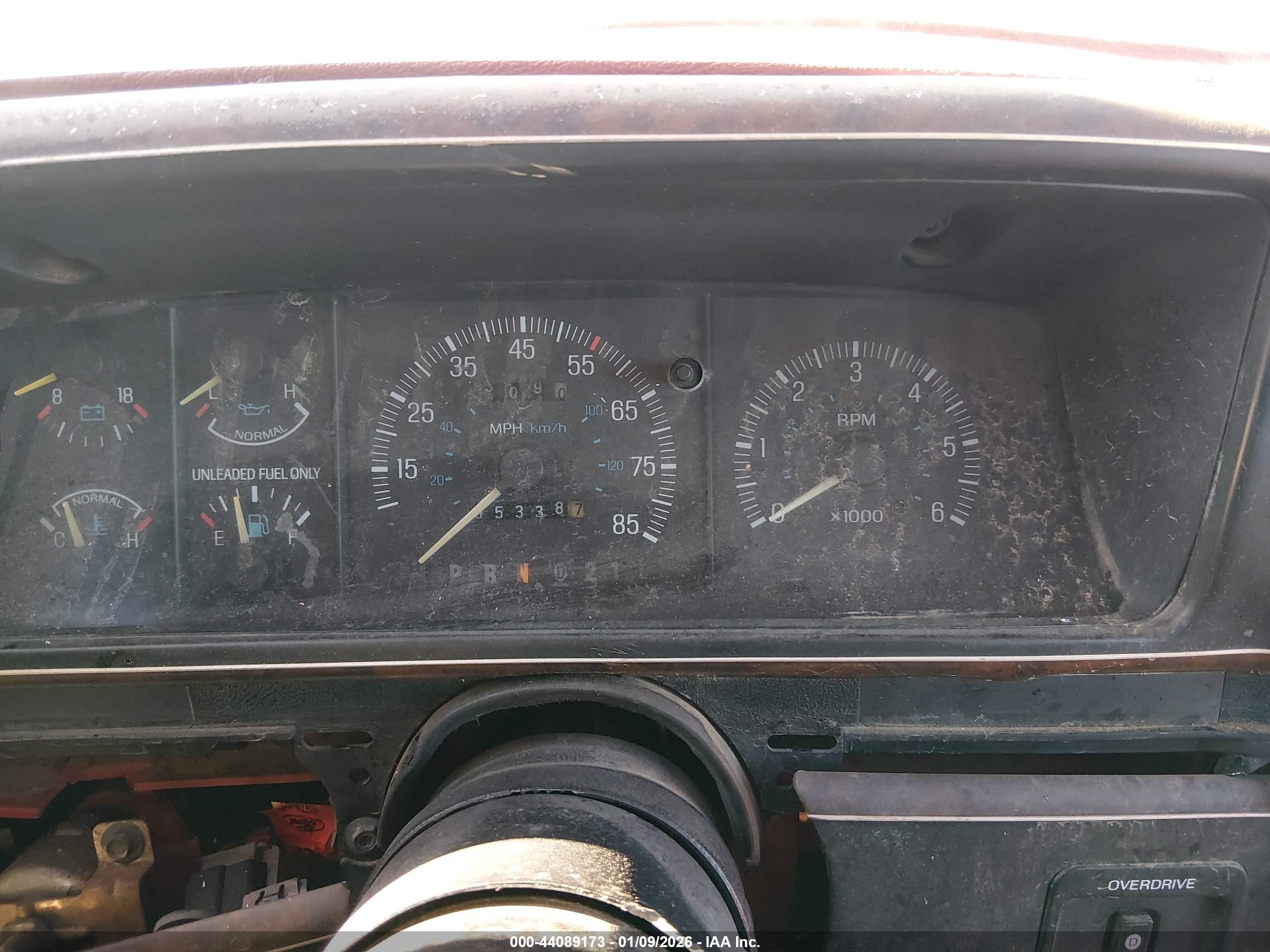 1989 Ford F350   White vin: 2FTJW35G7KCB26538