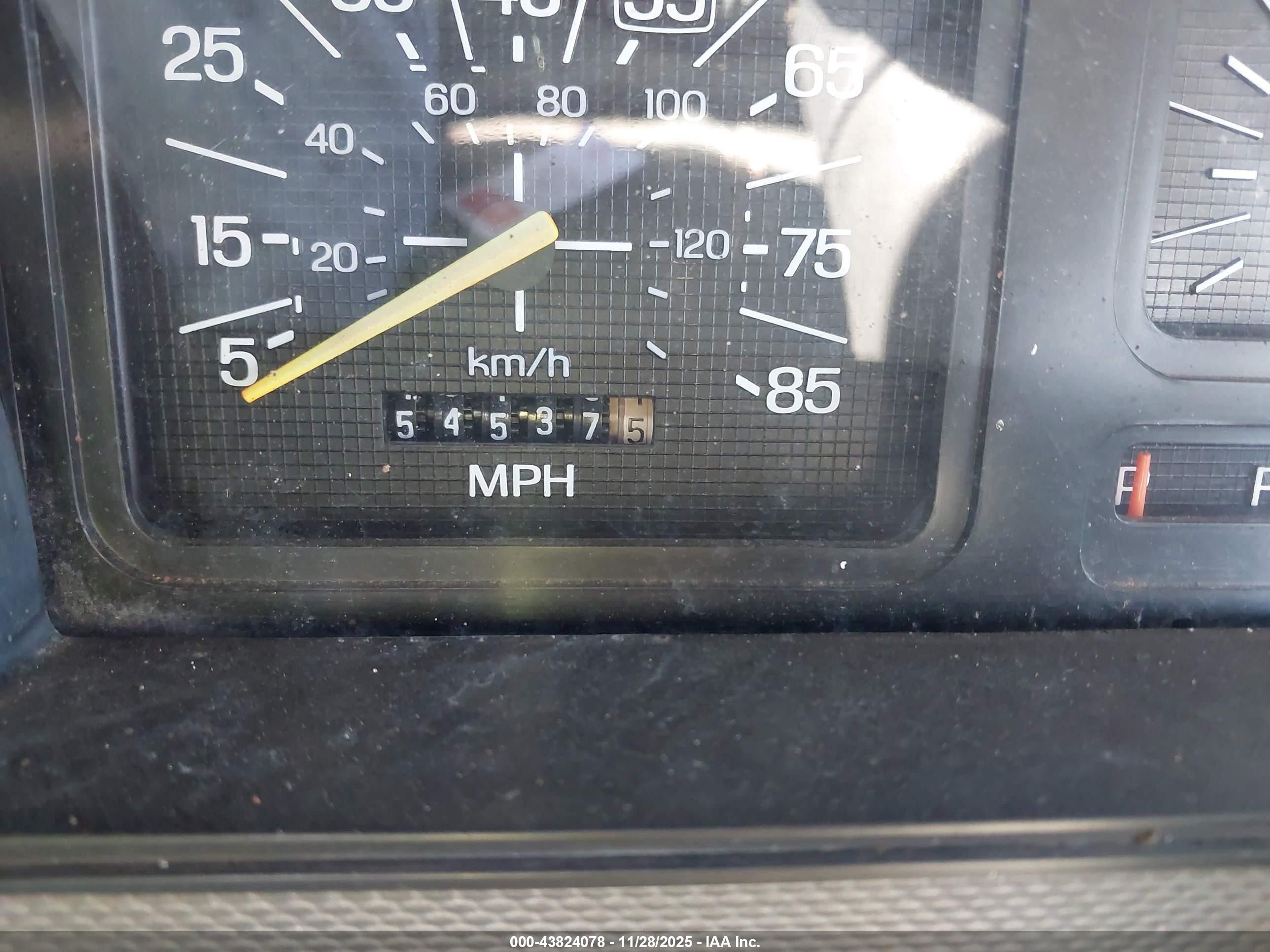 1986 Ford F350   White vin: 2FTJW35H4GCB32488