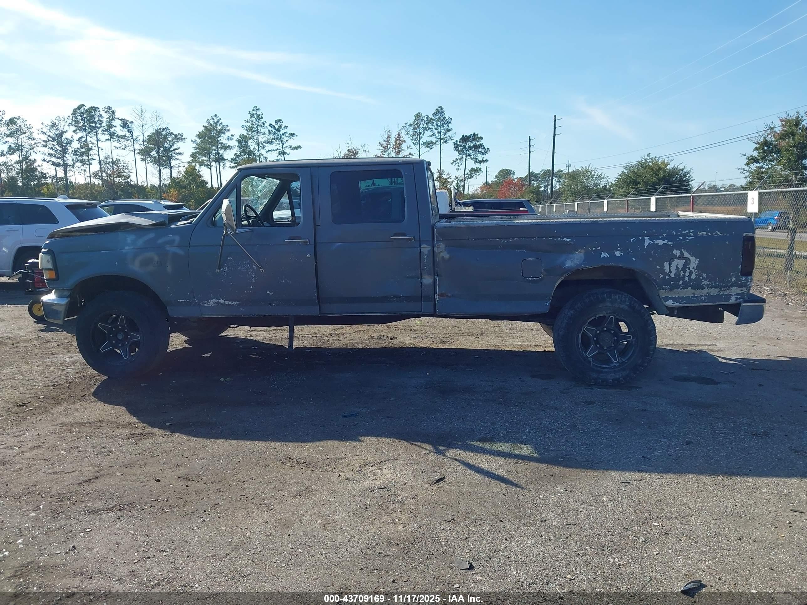 1993 Ford F350   Gray vin: 2FTJW35H9PCA84986