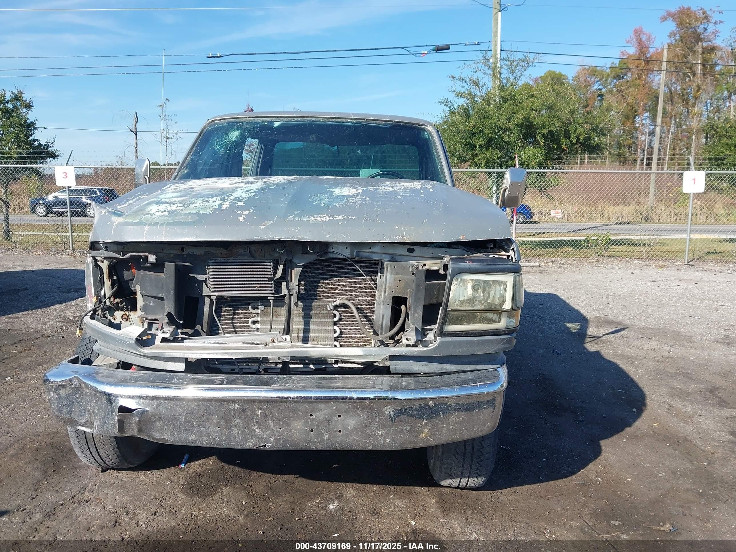 1993 Ford F350   Gray vin: 2FTJW35H9PCA84986