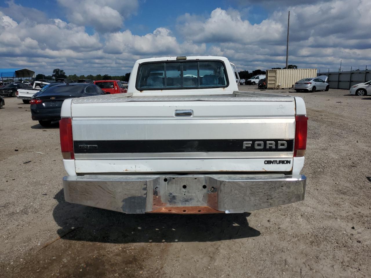 1993 Ford F350 Two Tone vin: 2FTJW35M0PCA34359