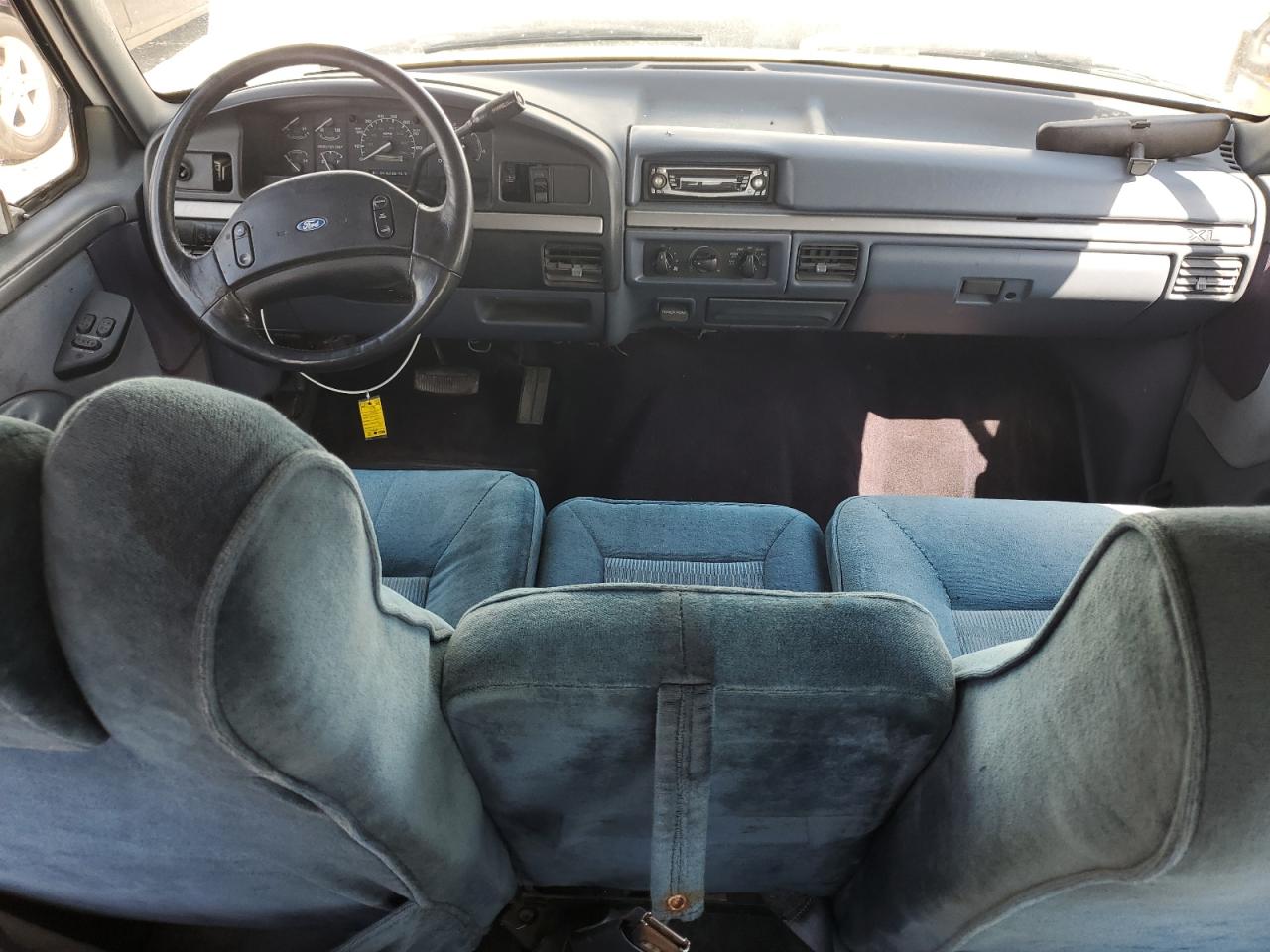 1993 Ford F350 Two Tone vin: 2FTJW35M0PCA34359