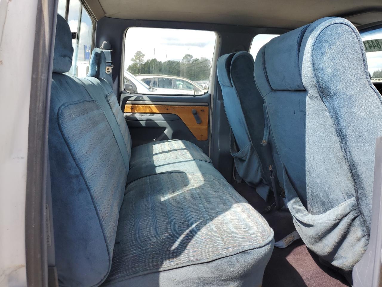 1993 Ford F350 Two Tone vin: 2FTJW35M0PCA34359