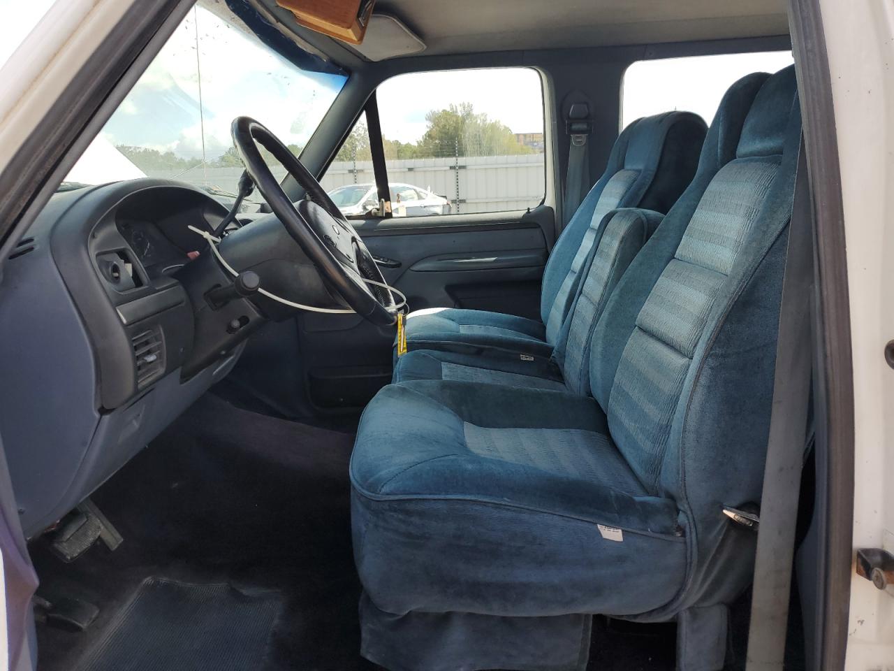 1993 Ford F350 Two Tone vin: 2FTJW35M0PCA34359