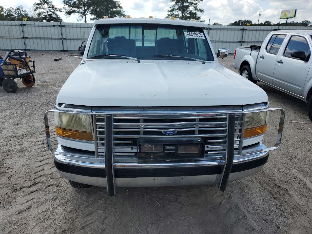 1993 Ford F350 Two Tone vin: 2FTJW35M0PCA34359